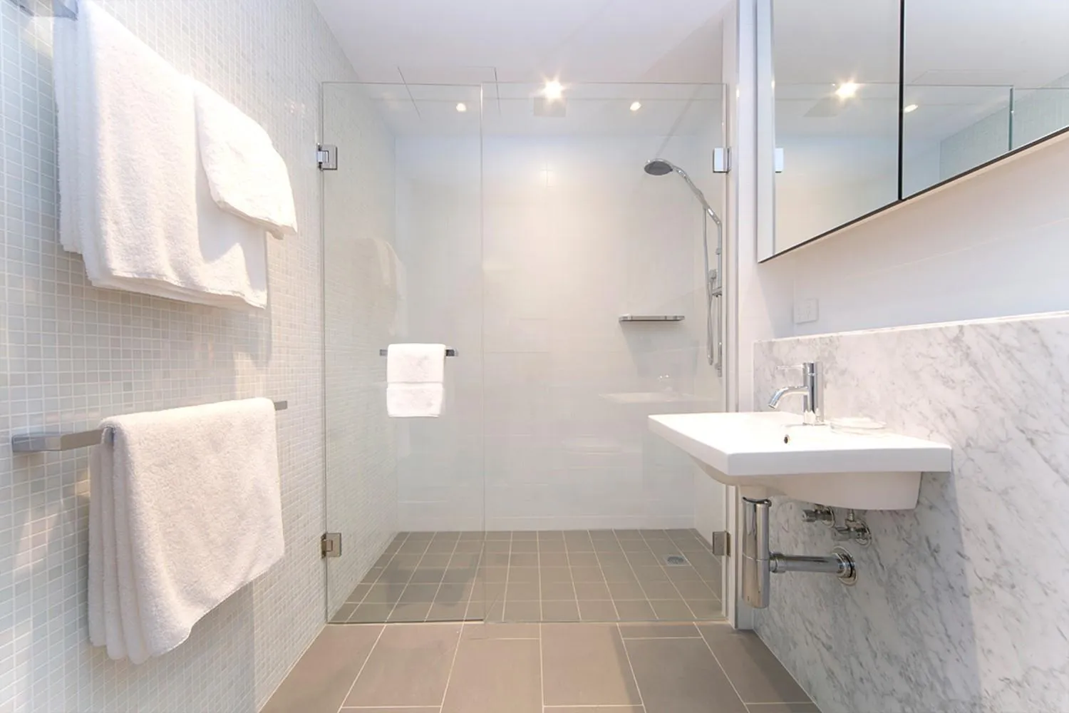 Bathroom in Burbury Hotel & Apartments