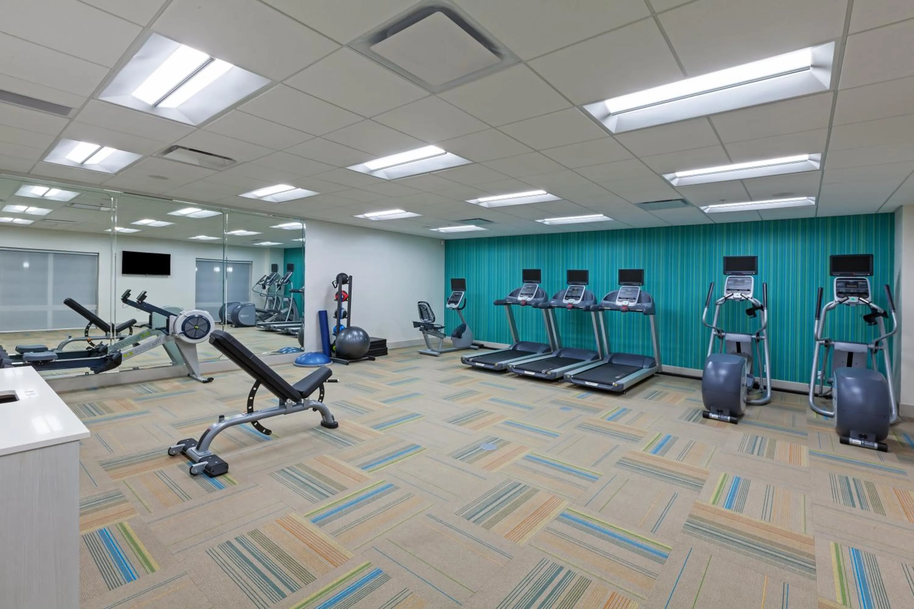 Fitness centre/facilities in Holiday Inn Express & Suites Tulsa South - Woodland Hills by IHG