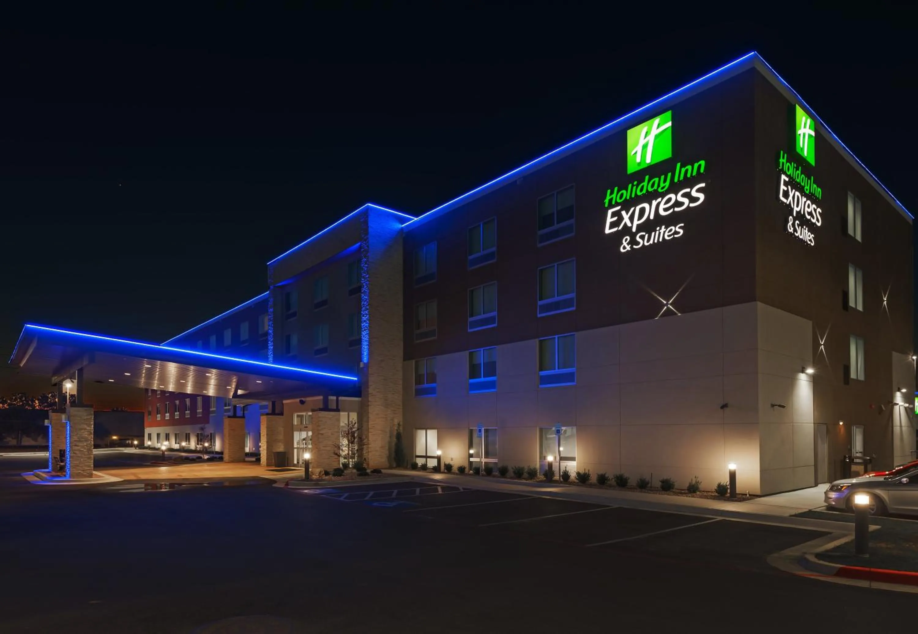 Property building in Holiday Inn Express & Suites Tulsa South - Woodland Hills by IHG