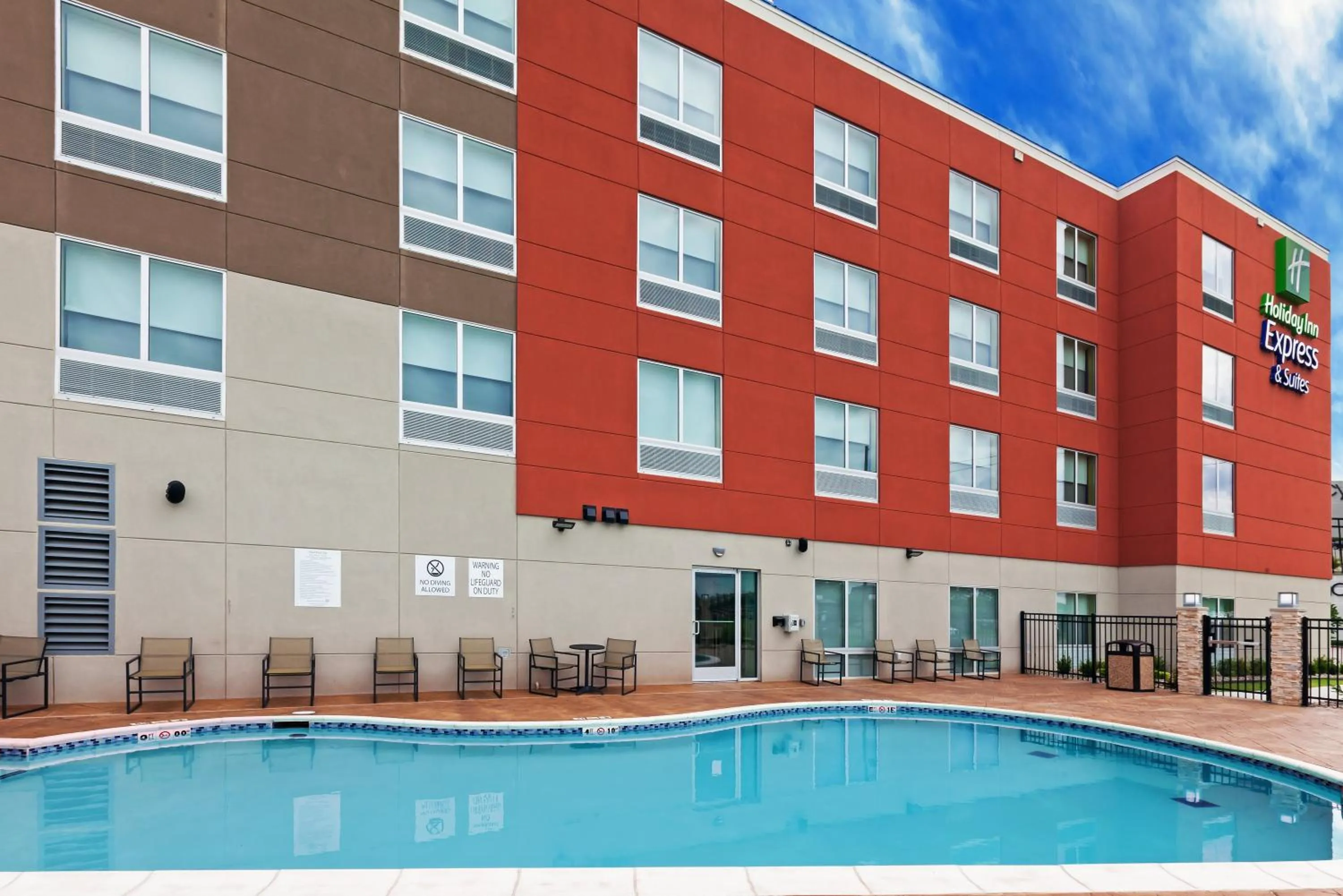 Swimming pool in Holiday Inn Express & Suites Tulsa South - Woodland Hills by IHG