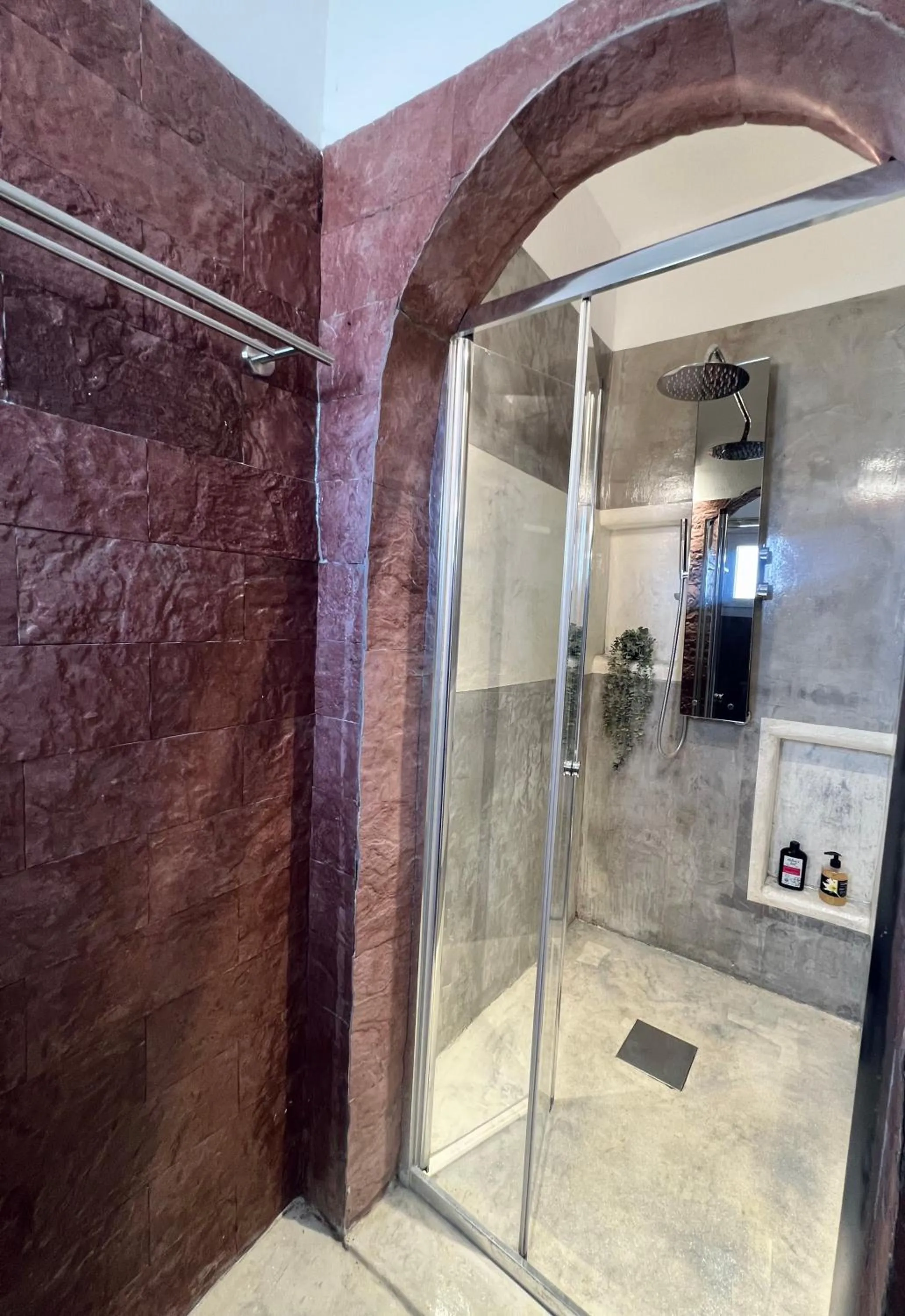 Shower in Santo Margarita