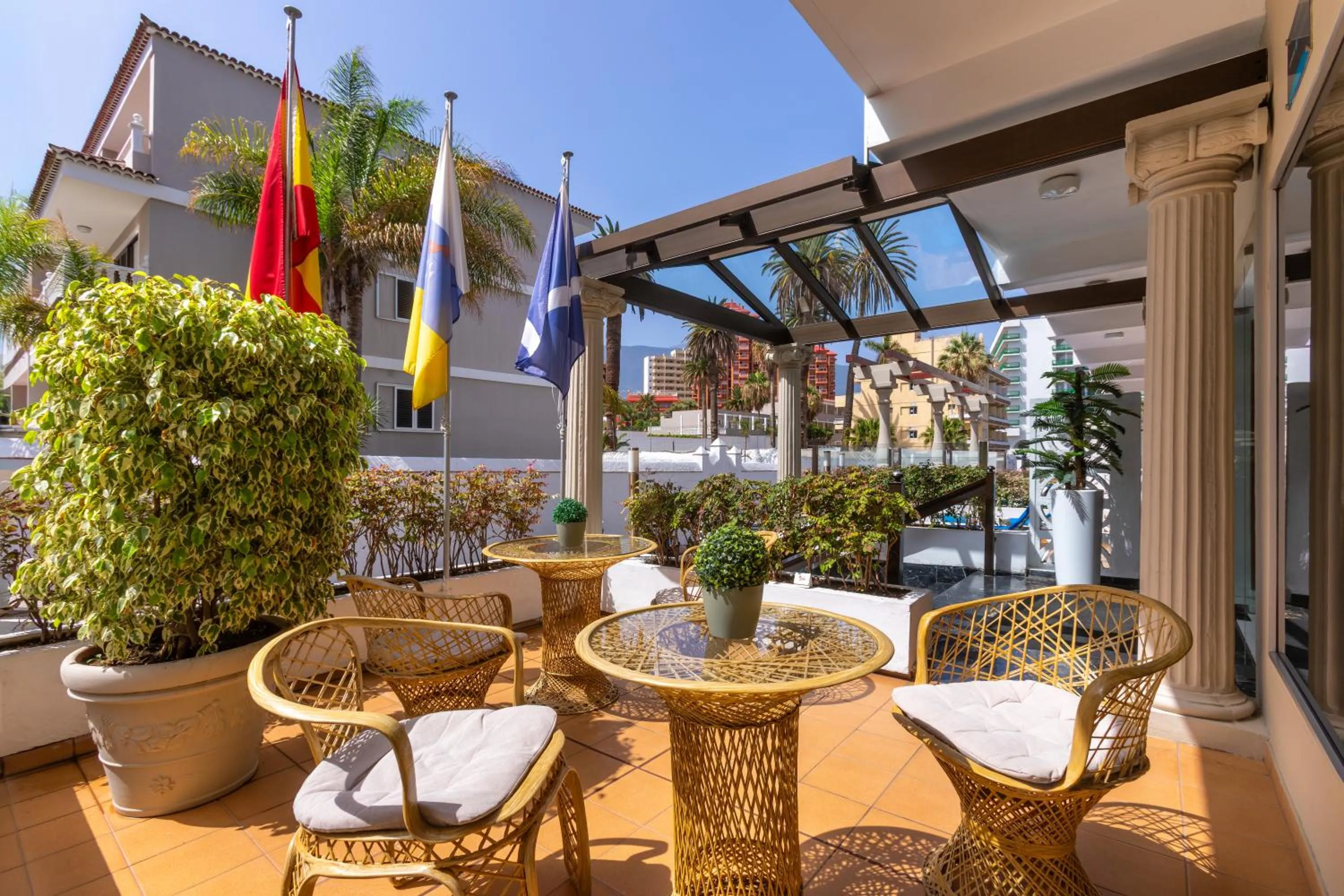 Property building in Hotel Don Manolito