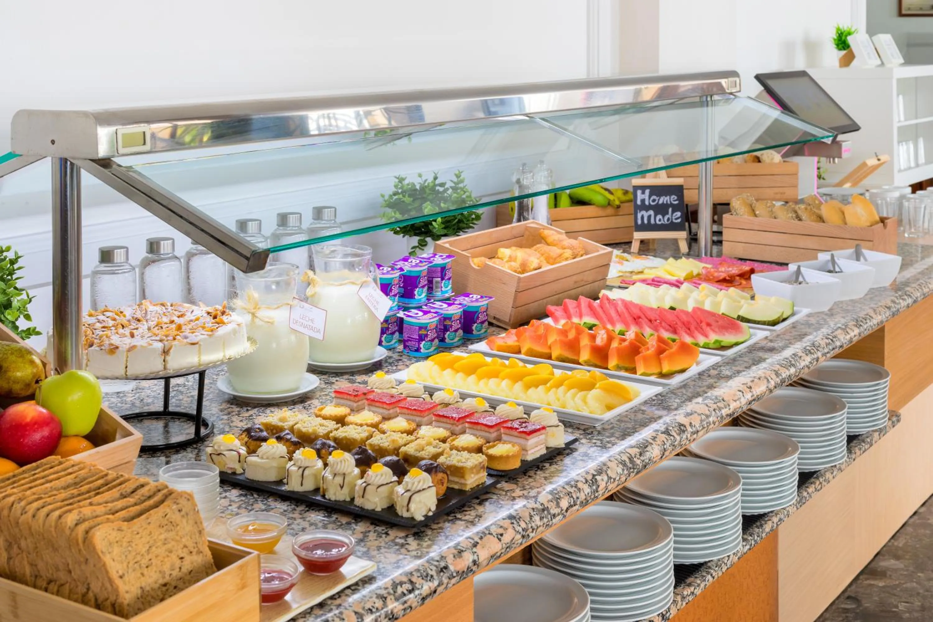 Breakfast in Hotel Don Manolito