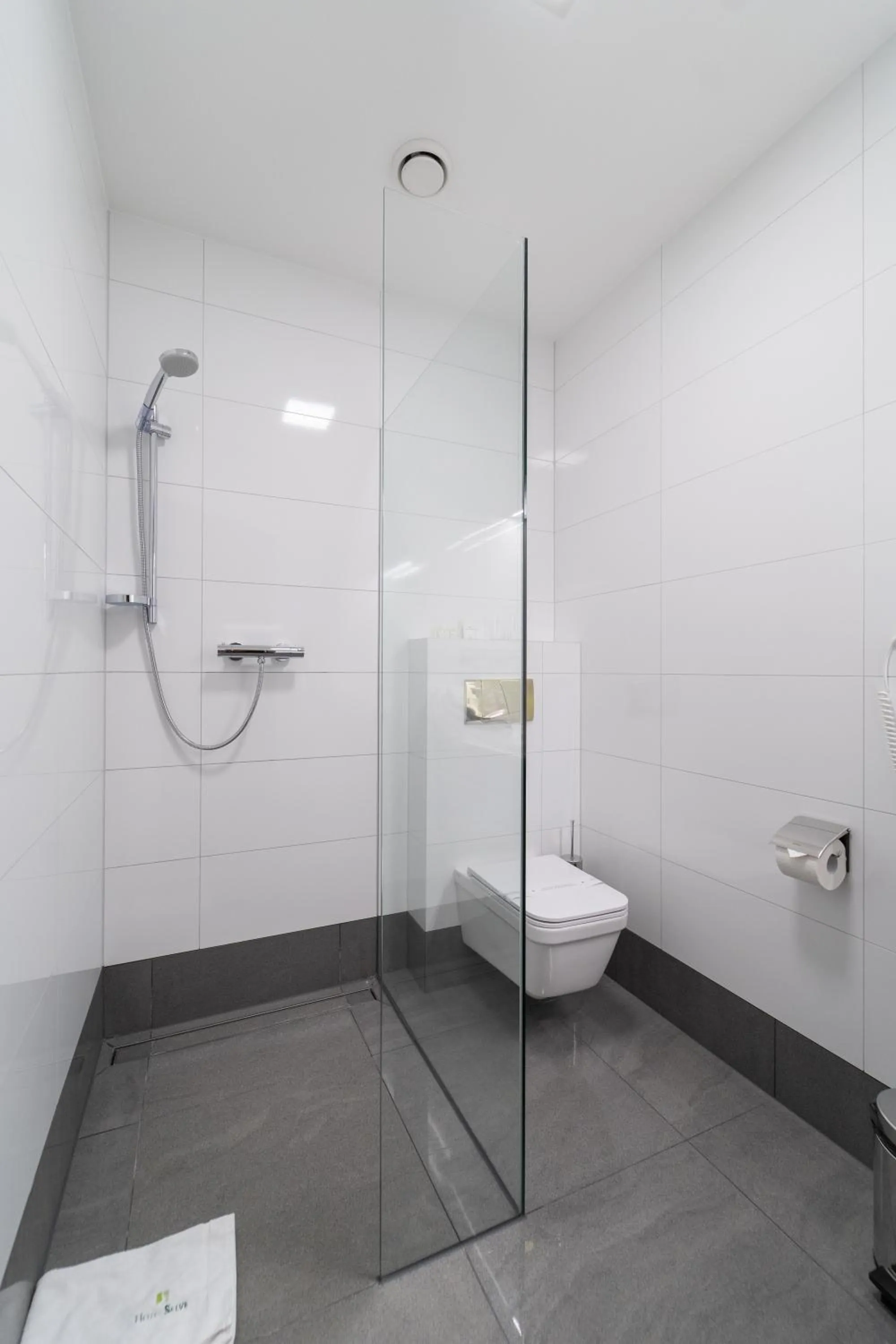 Shower in Hotel Salve