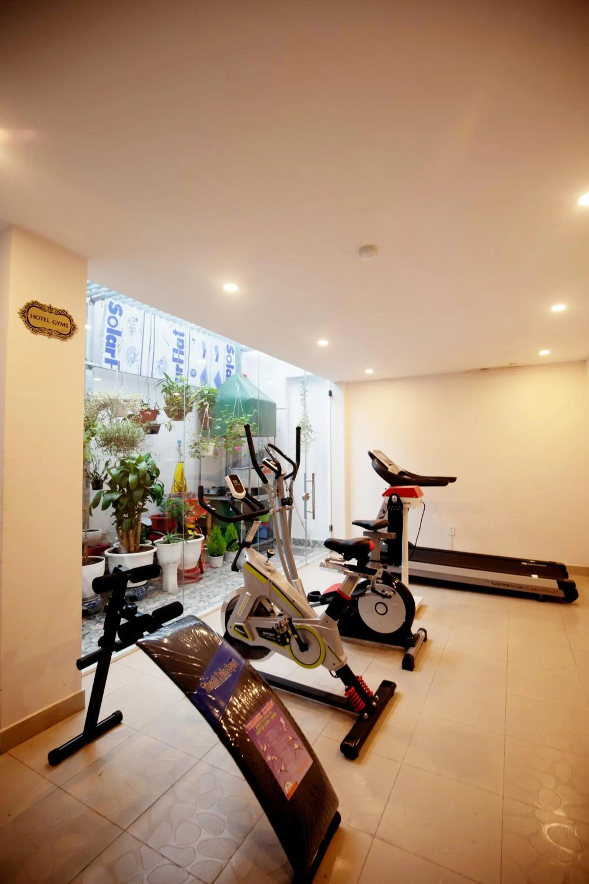 Fitness centre/facilities in Golden Bee Hotel