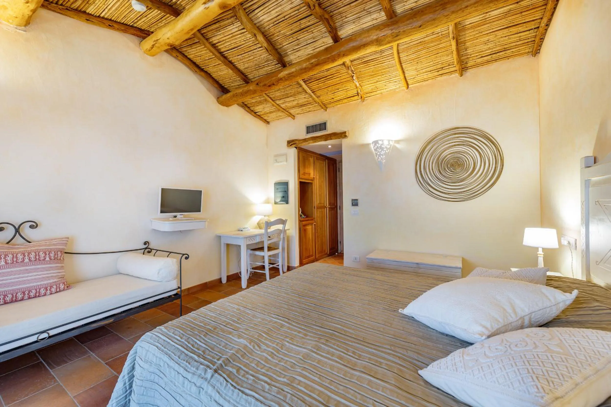 Bedroom, Bed in Moma Hotel Cannigione