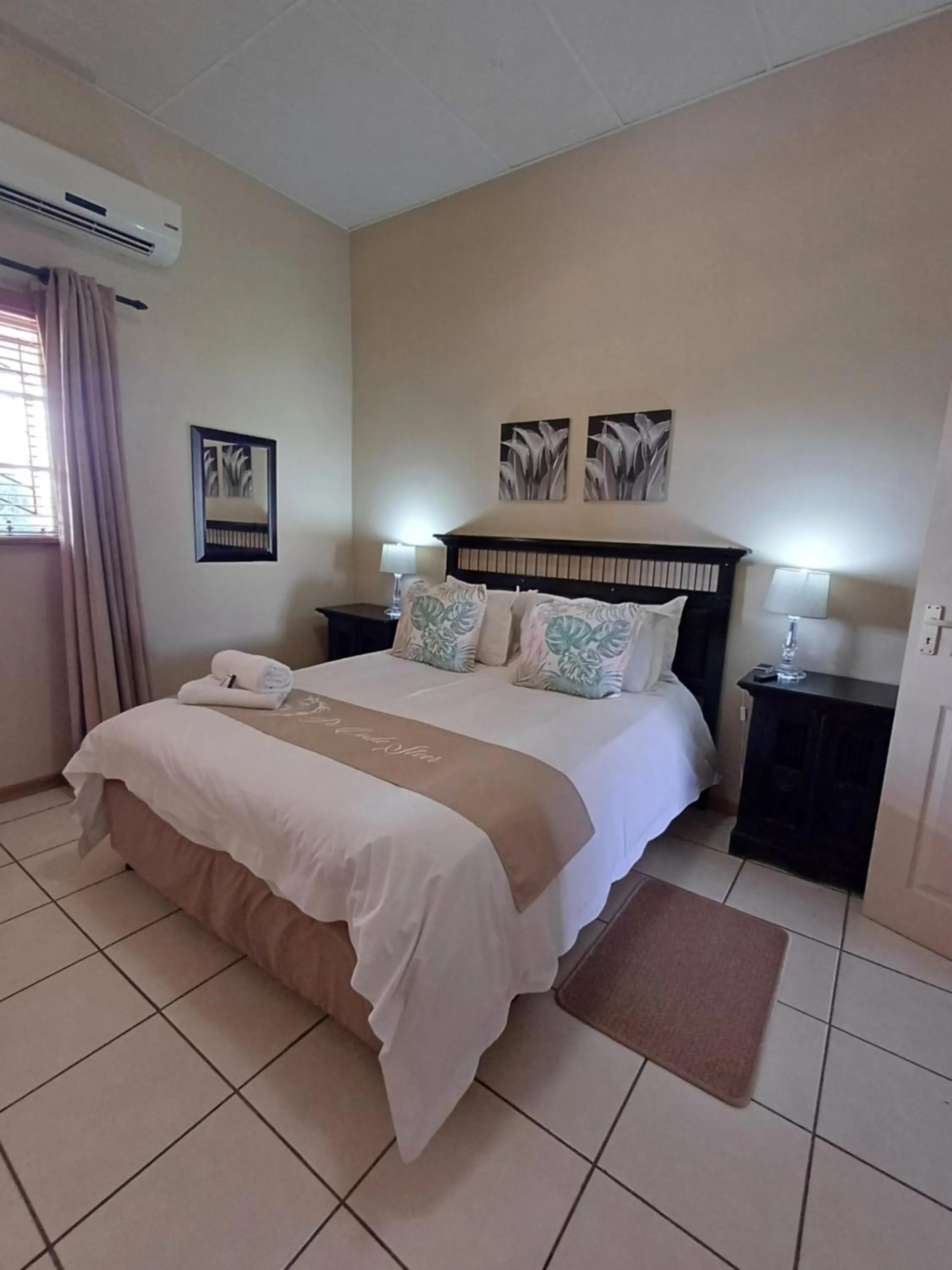 Bed in Augrabies De Oude Stoor Guesthouse