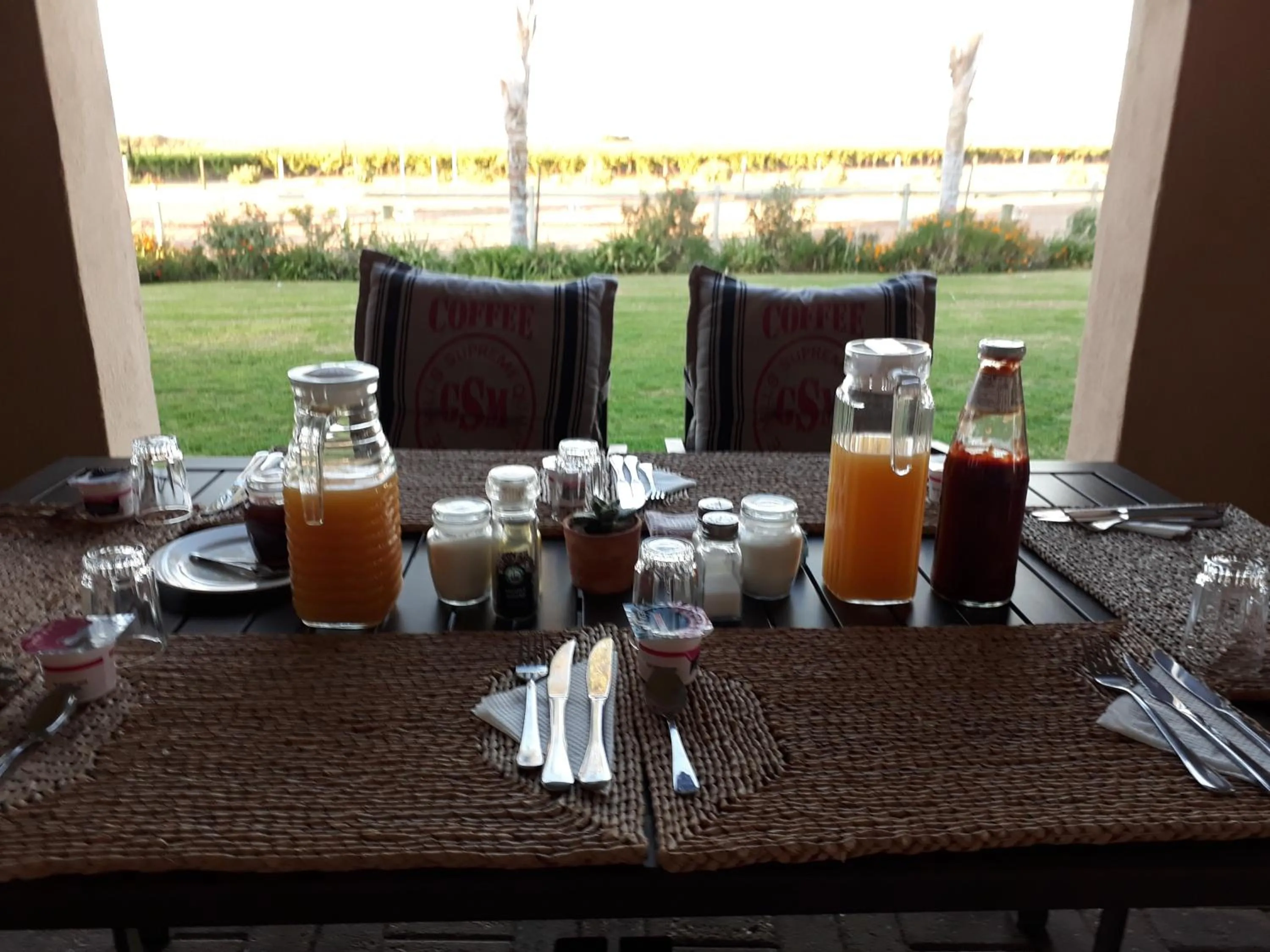 Breakfast in Augrabies De Oude Stoor Guesthouse