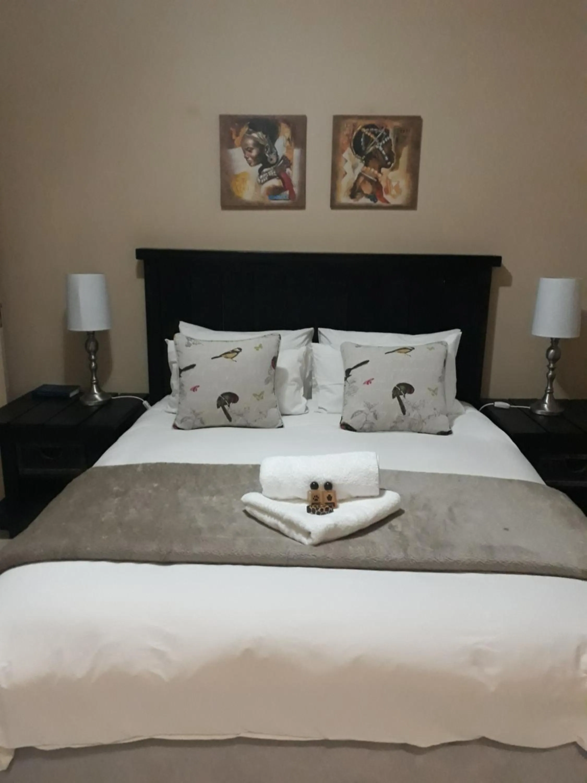 Bedroom, Bed in Augrabies De Oude Stoor Guesthouse