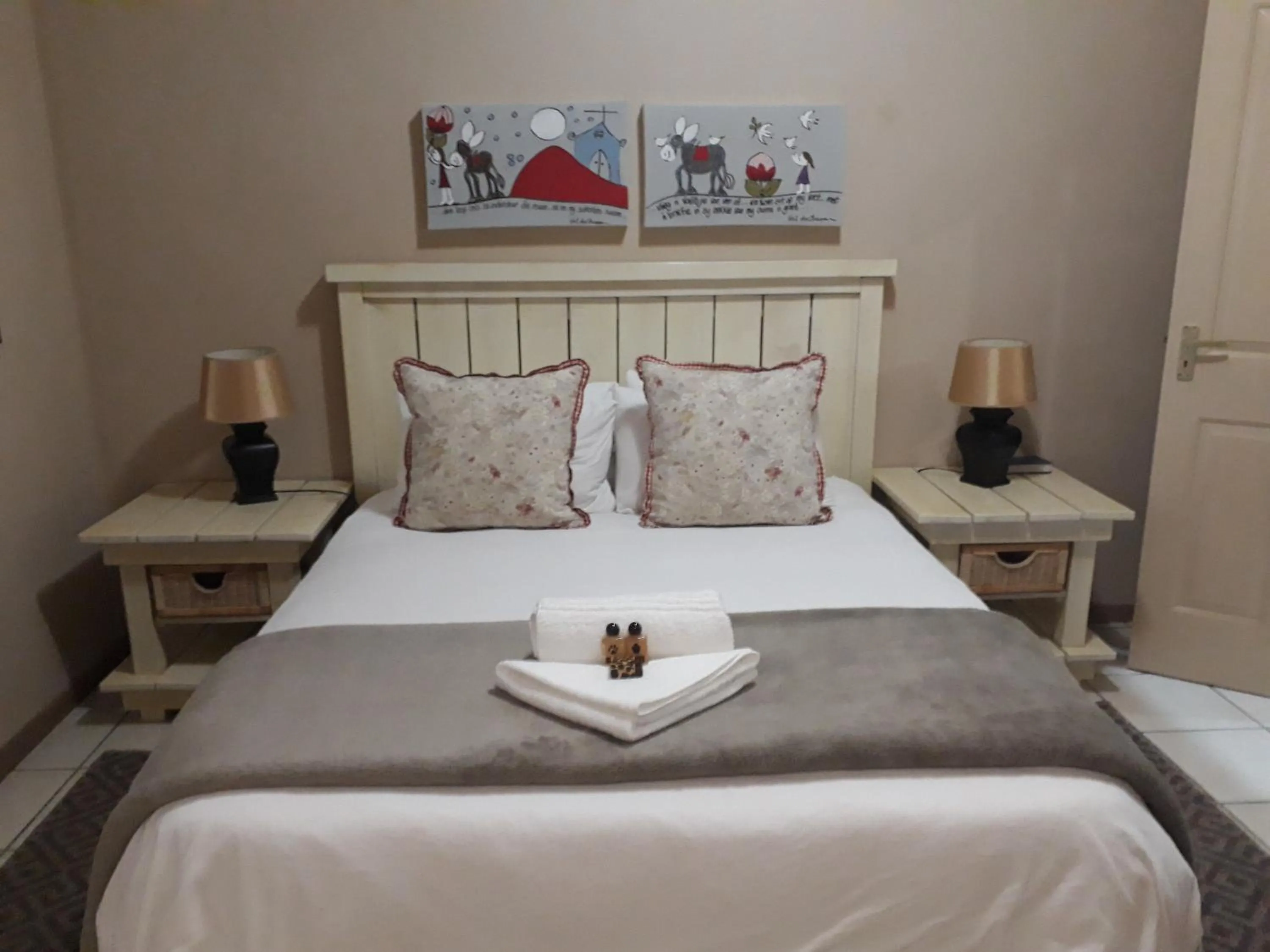 Bed in Augrabies De Oude Stoor Guesthouse