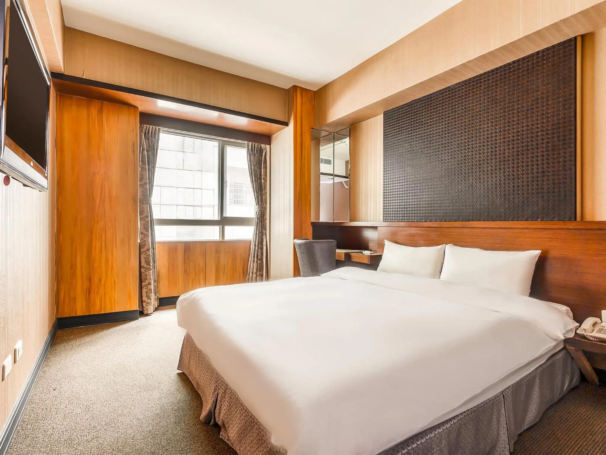 Photo of the whole room, Bed in CHECK inn Express Taichung Fengchia