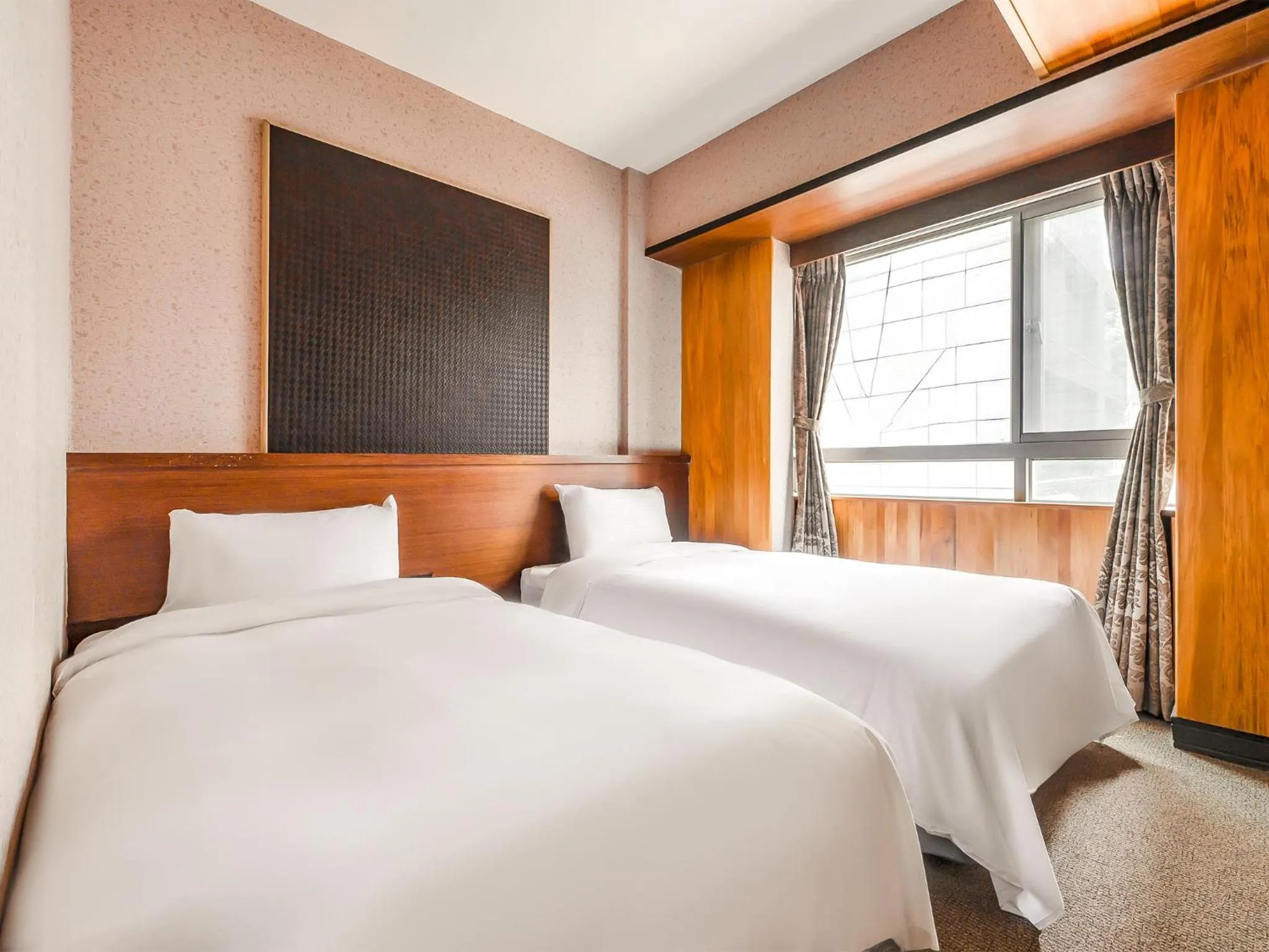 Photo of the whole room, Bed in CHECK inn Express Taichung Fengchia