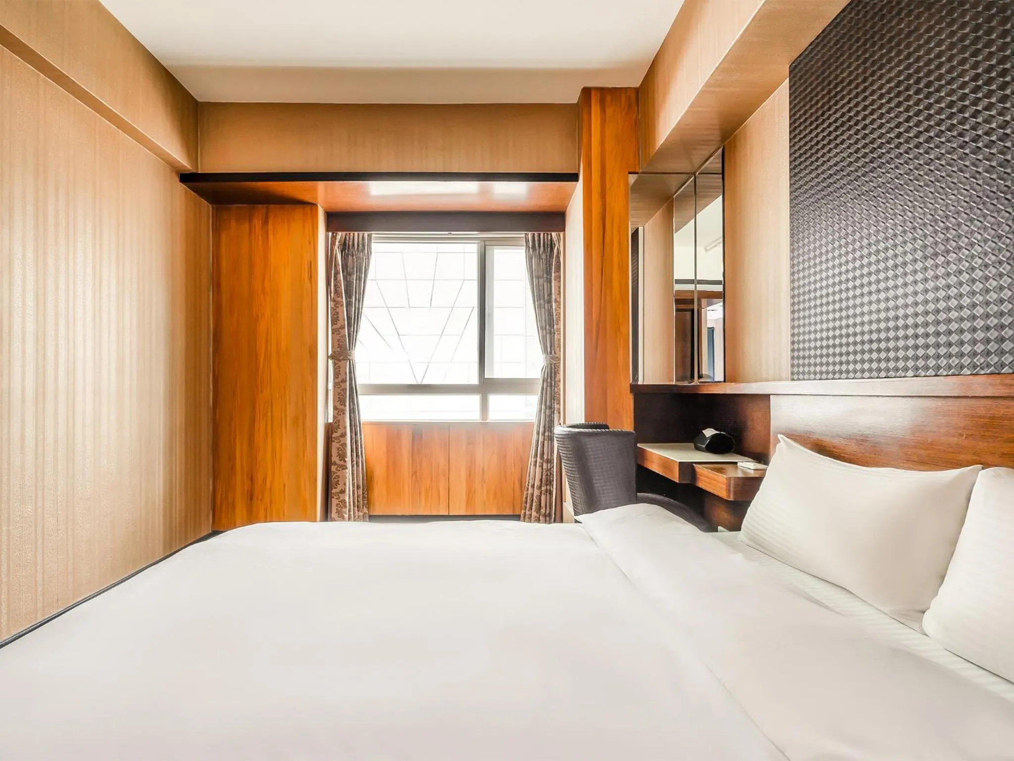 Photo of the whole room, Bed in CHECK inn Express Taichung Fengchia