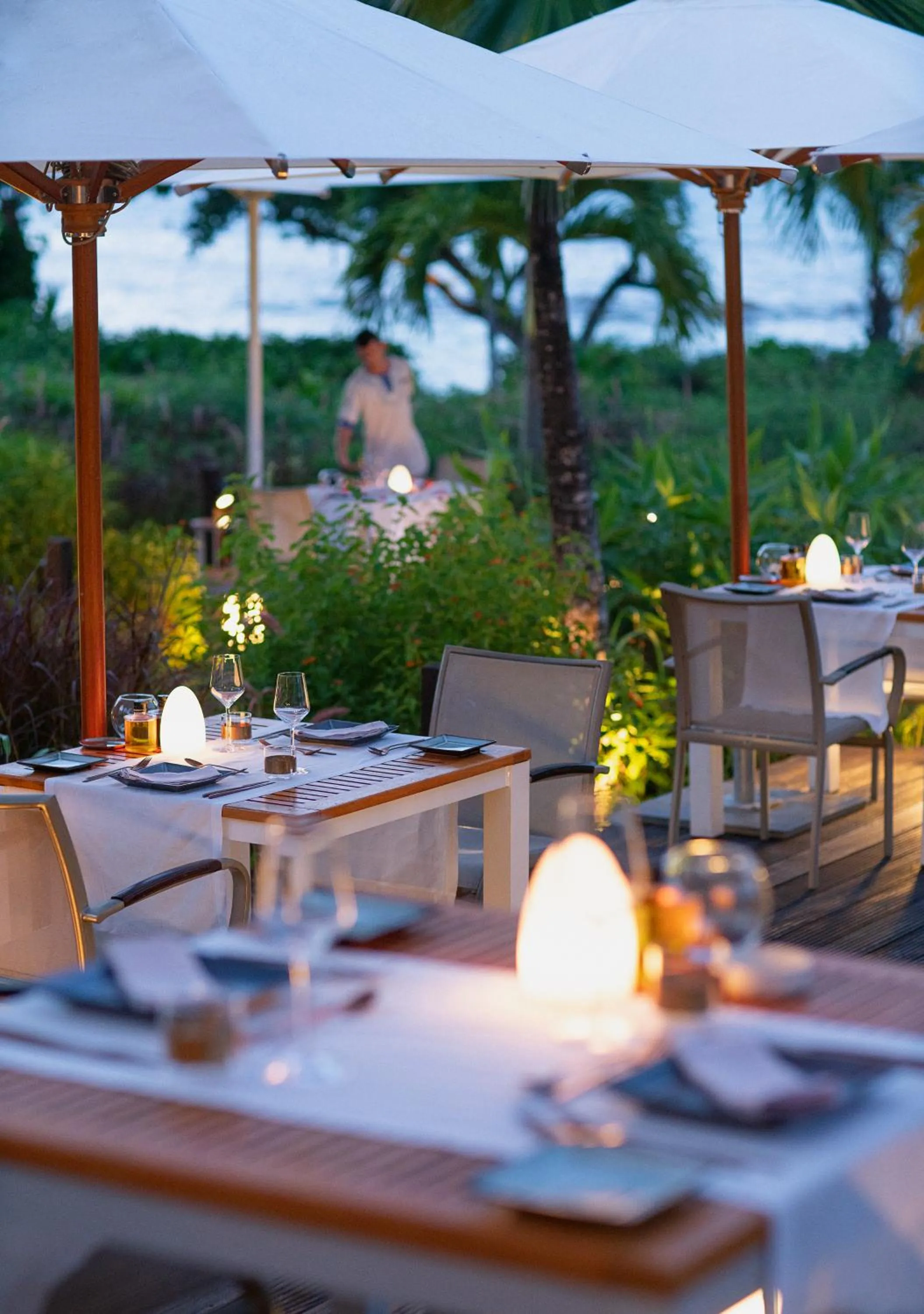 Restaurant/places to eat in Raffles Seychelles