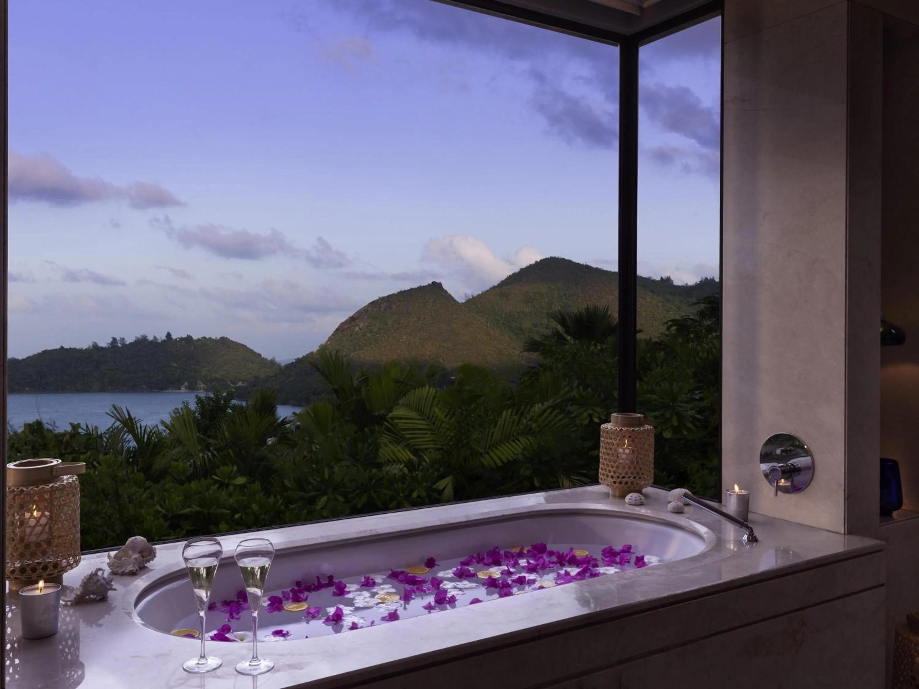 Bedroom in Raffles Seychelles