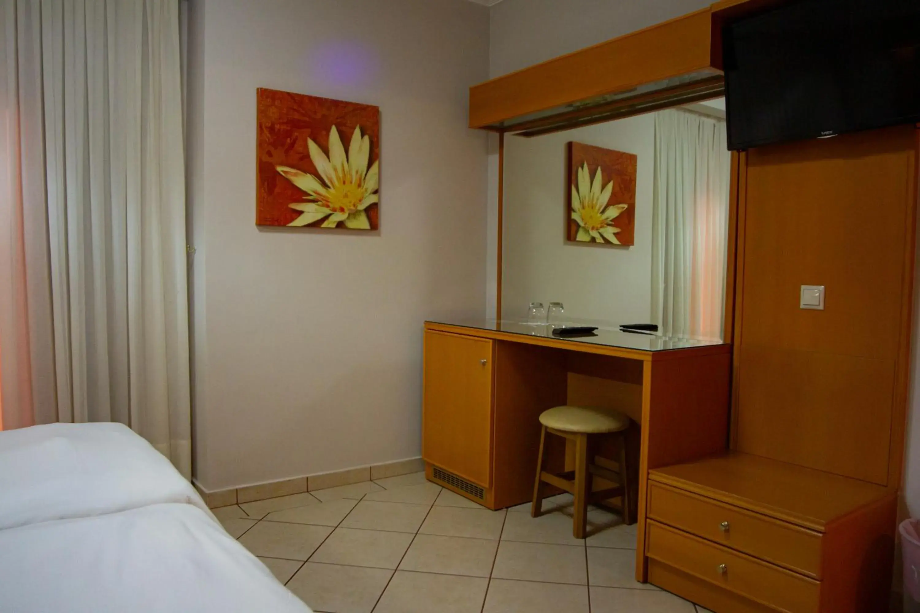 Double or Twin Room - single occupancy in Elena Hotel Double or Twin Room - single occupancy in Elena Hotel