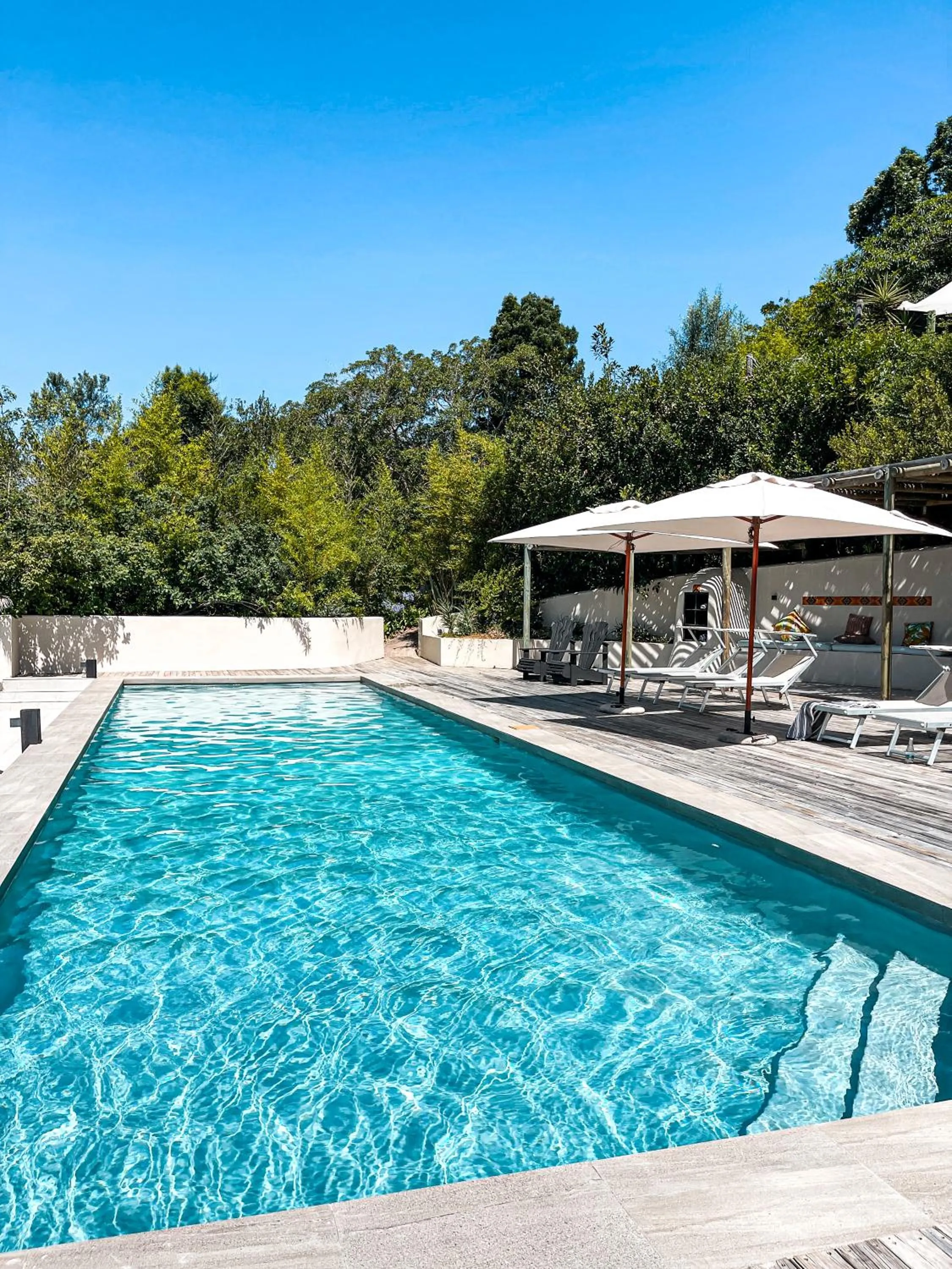 Swimming pool in Hog Hollow Country Lodge