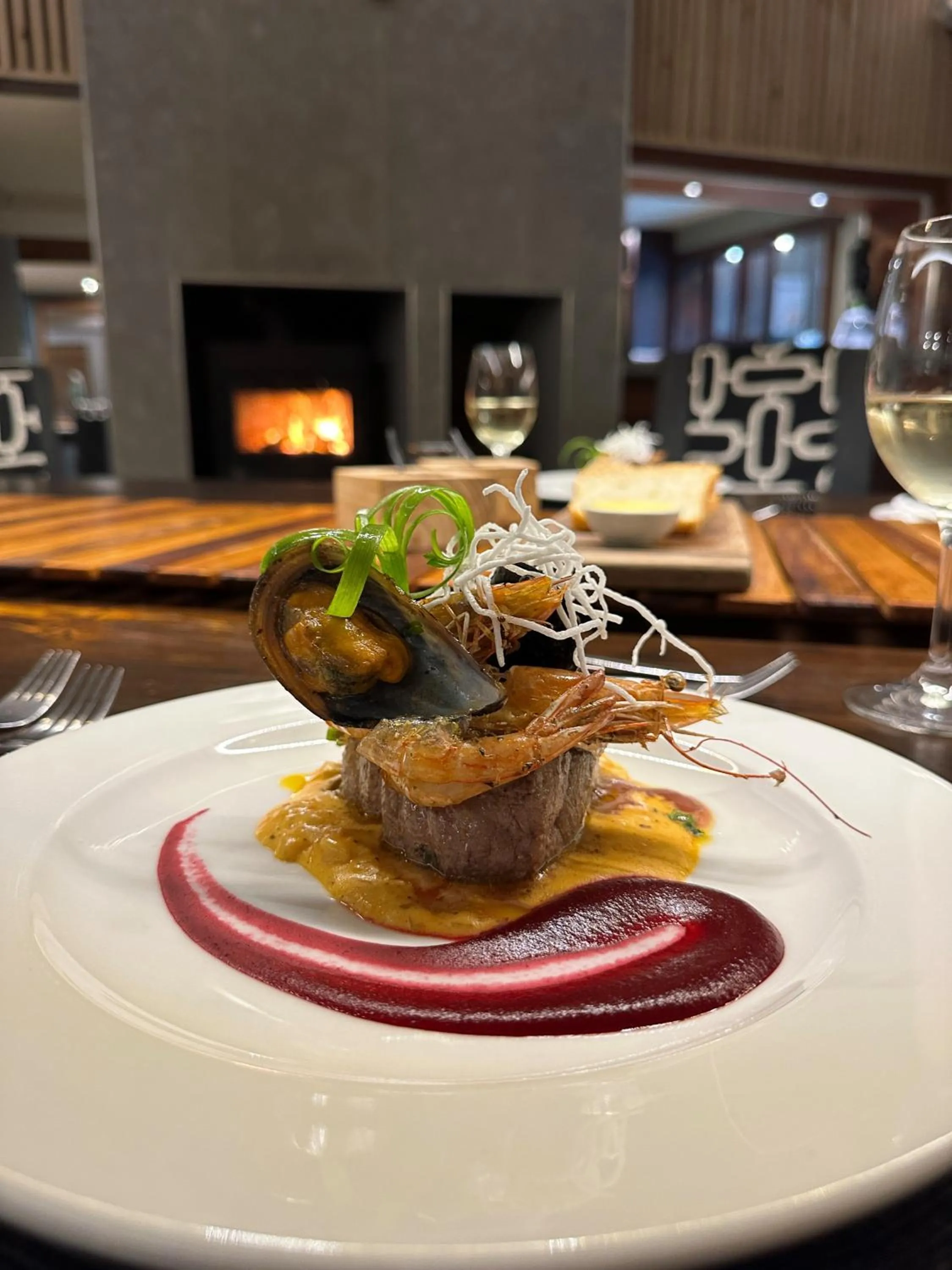 Restaurant/places to eat in Hog Hollow Country Lodge