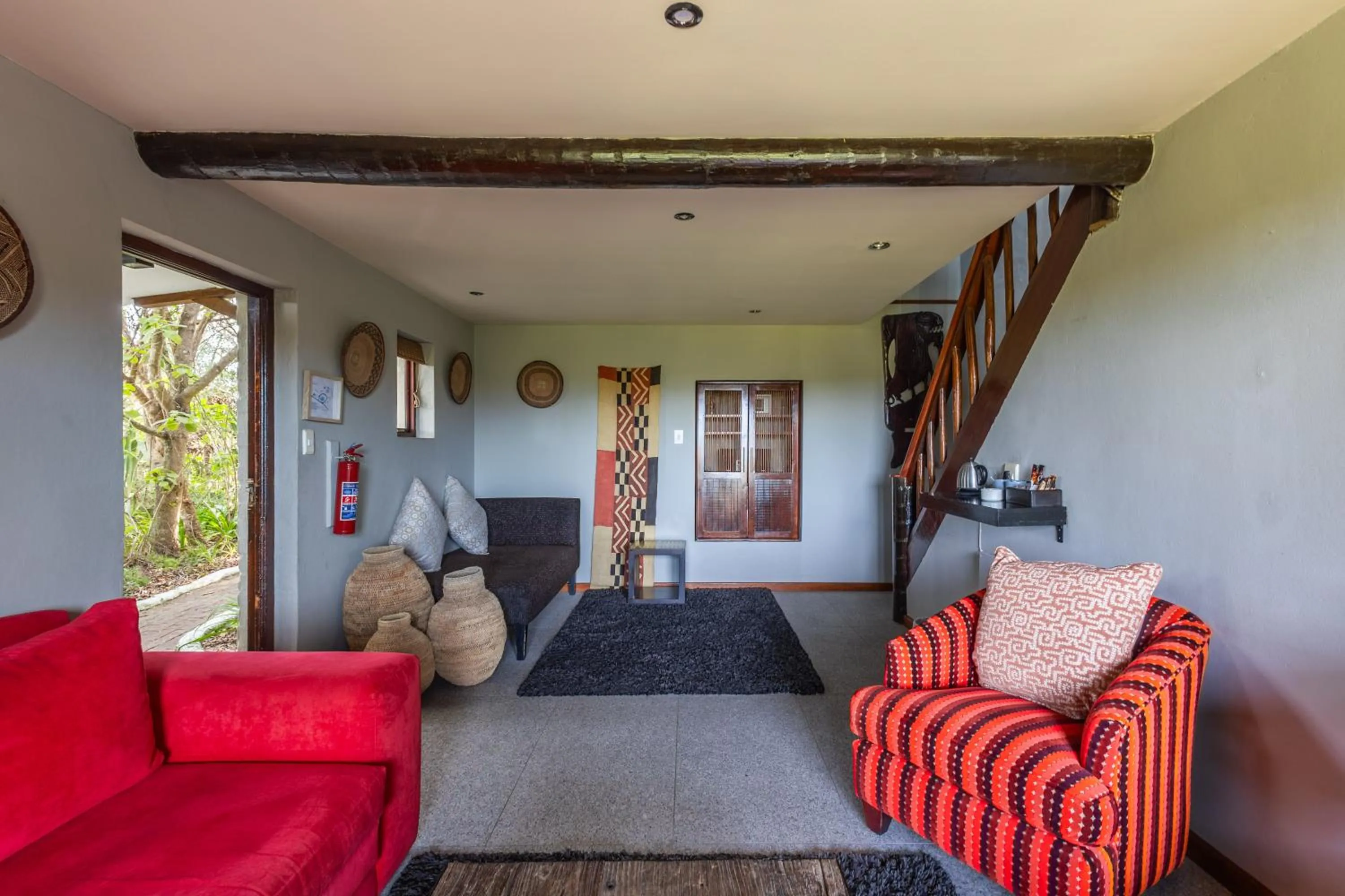 Living room in Hog Hollow Country Lodge
