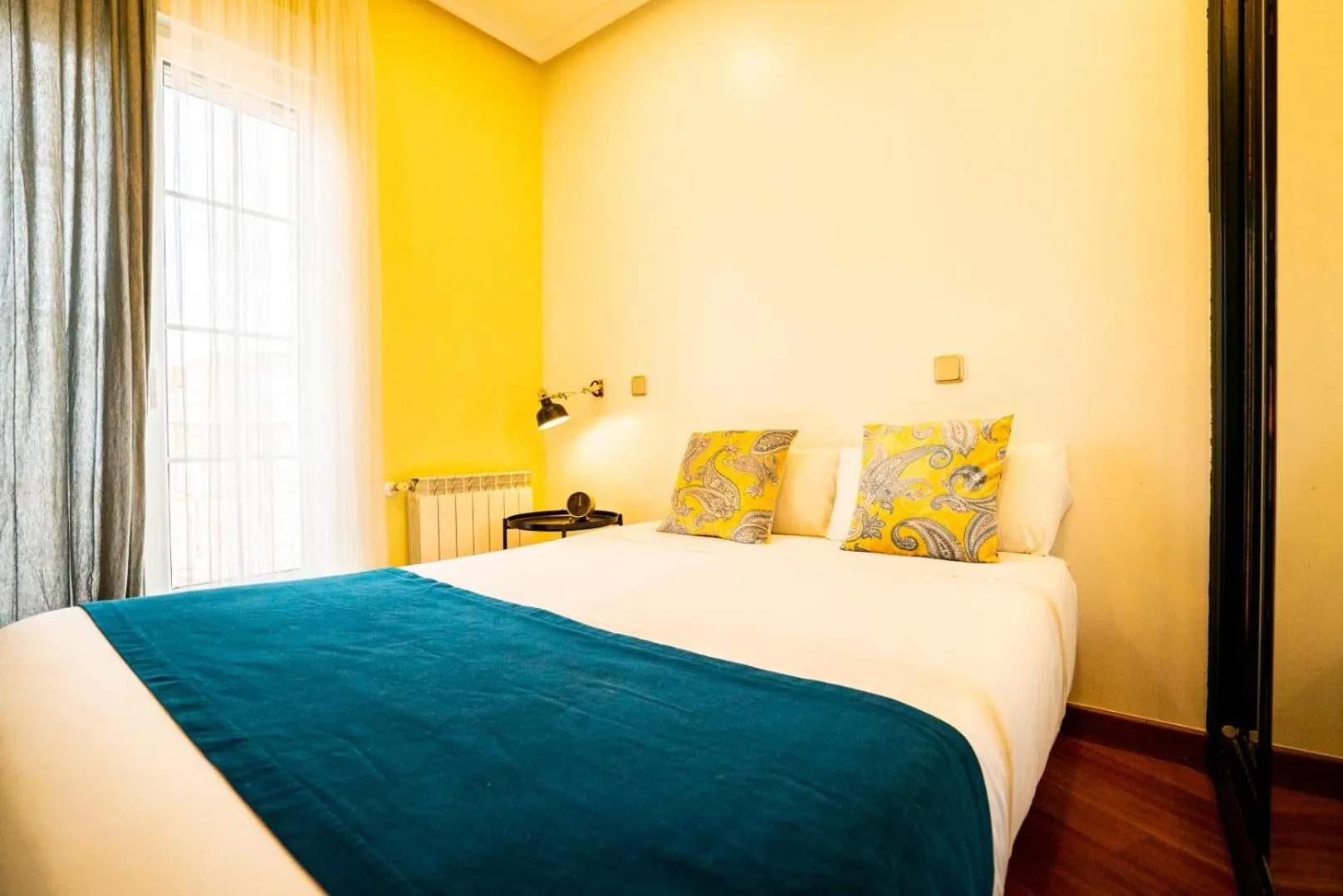 Bedroom in Smartr Madrid La Latina