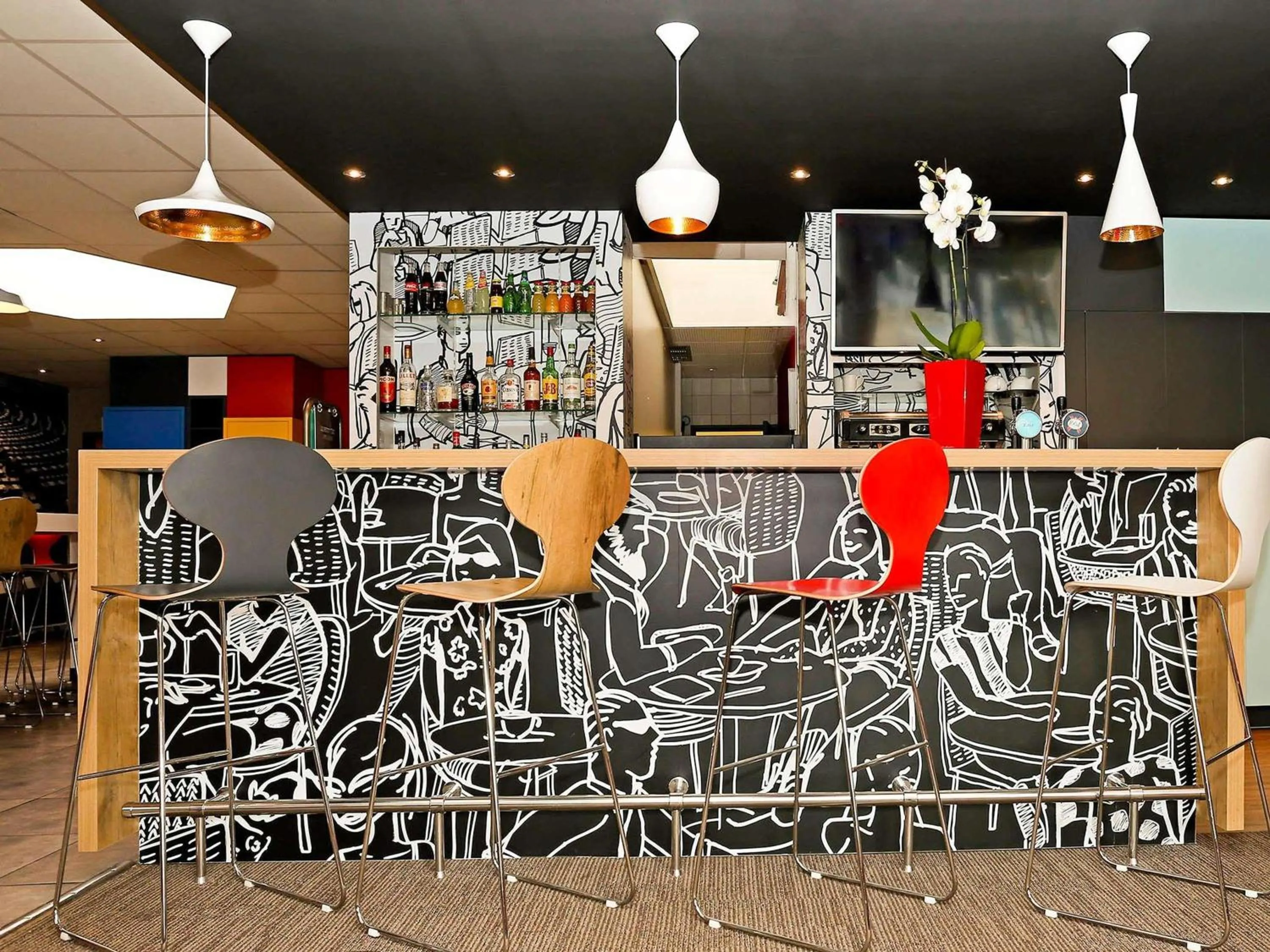 Lounge or bar in ibis Nîmes Ouest - A9