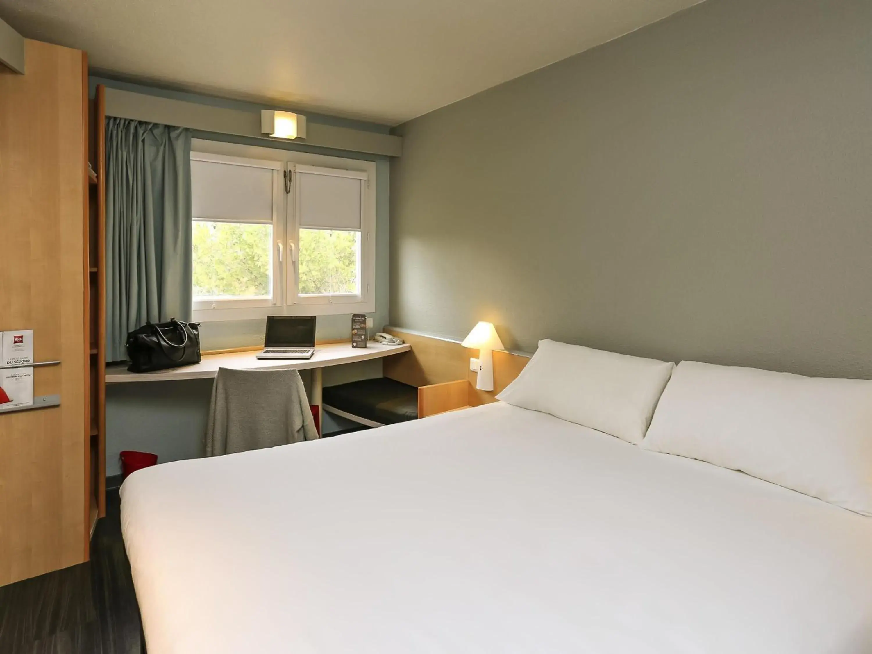 Standard Double Room in ibis Nîmes Ouest - A9 Standard Double Room in ibis Nîmes Ouest - A9