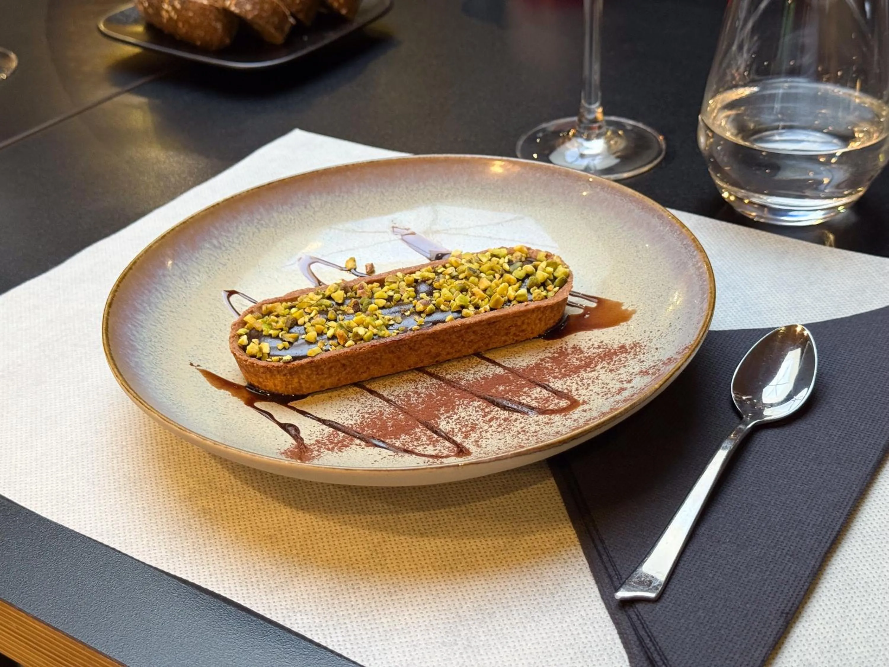 Restaurant/places to eat in ibis Nîmes Ouest - A9