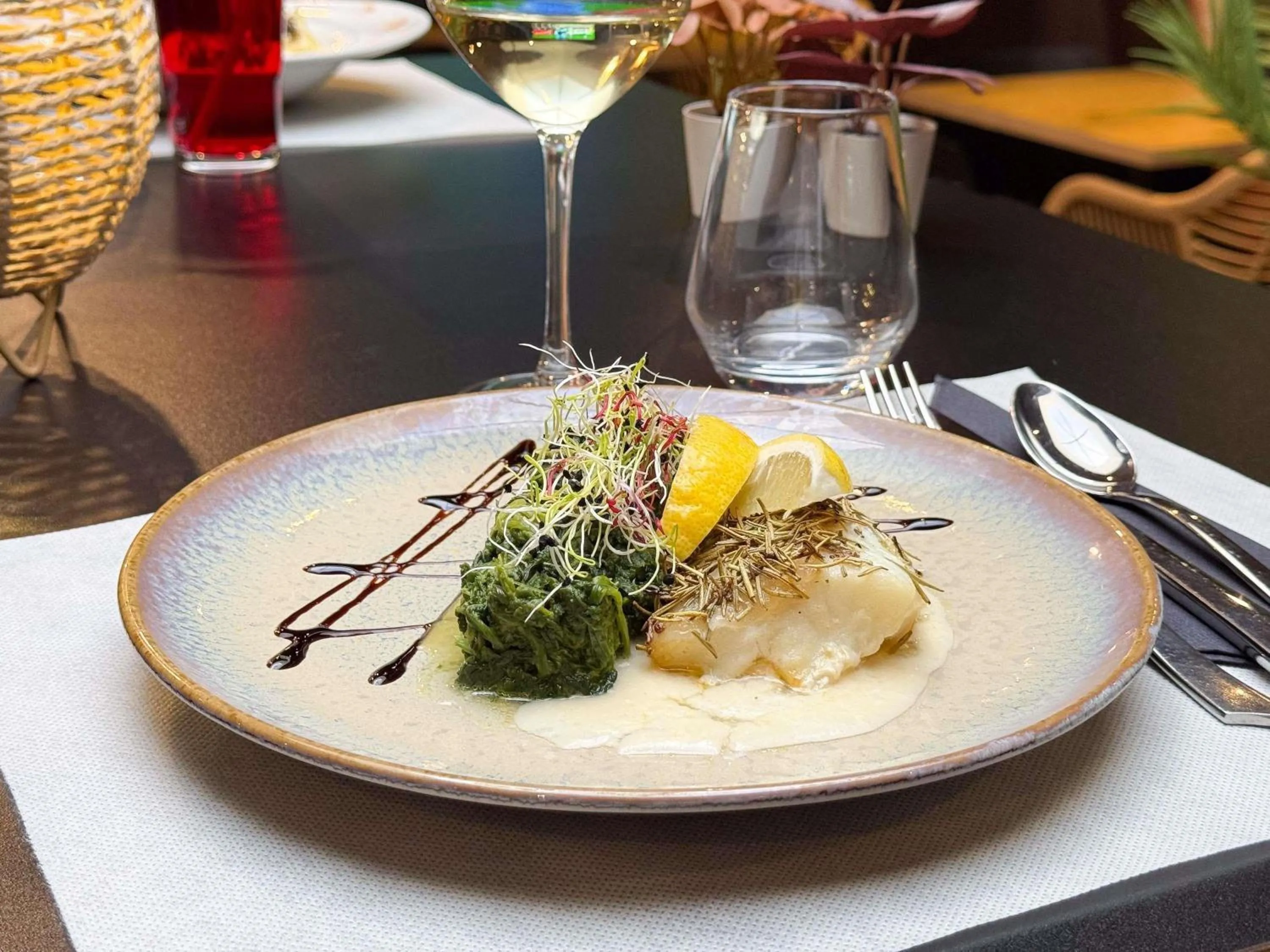 Restaurant/places to eat in ibis Nîmes Ouest - A9