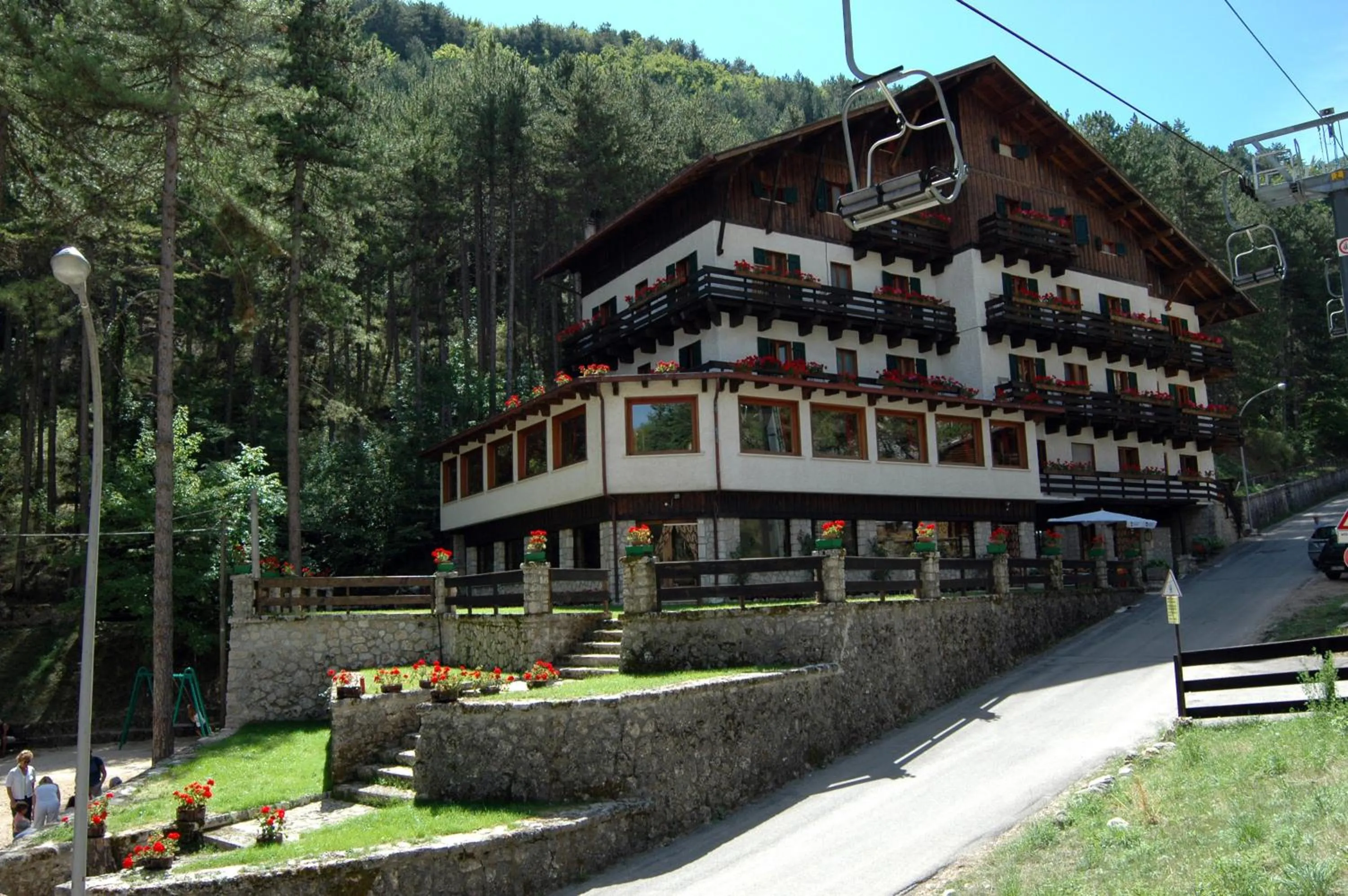 Property building in Hotel Garnì Mille Pini