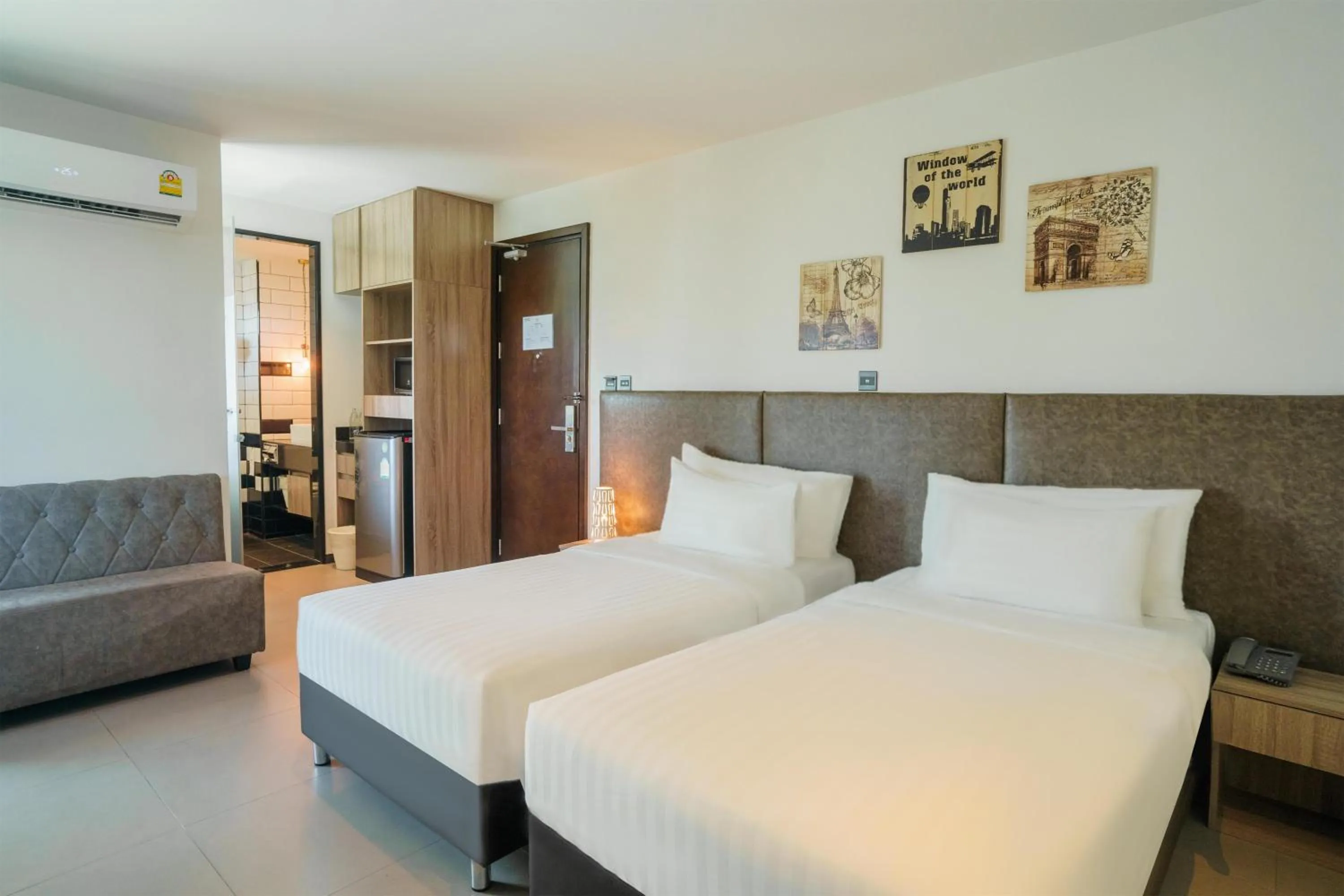 Bedroom, Bed in SureStay Plus by Best Western T Pattaya