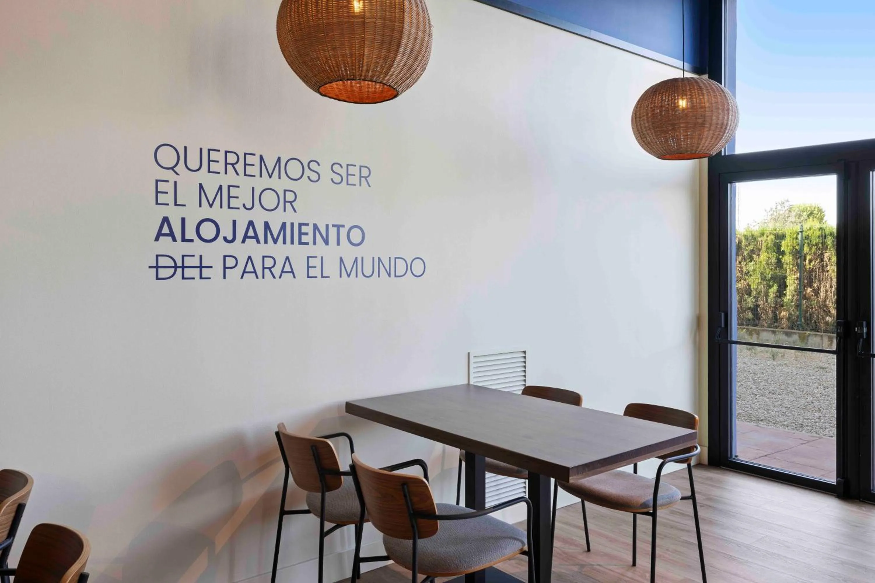 Restaurant/places to eat in B&B HOTEL Albacete