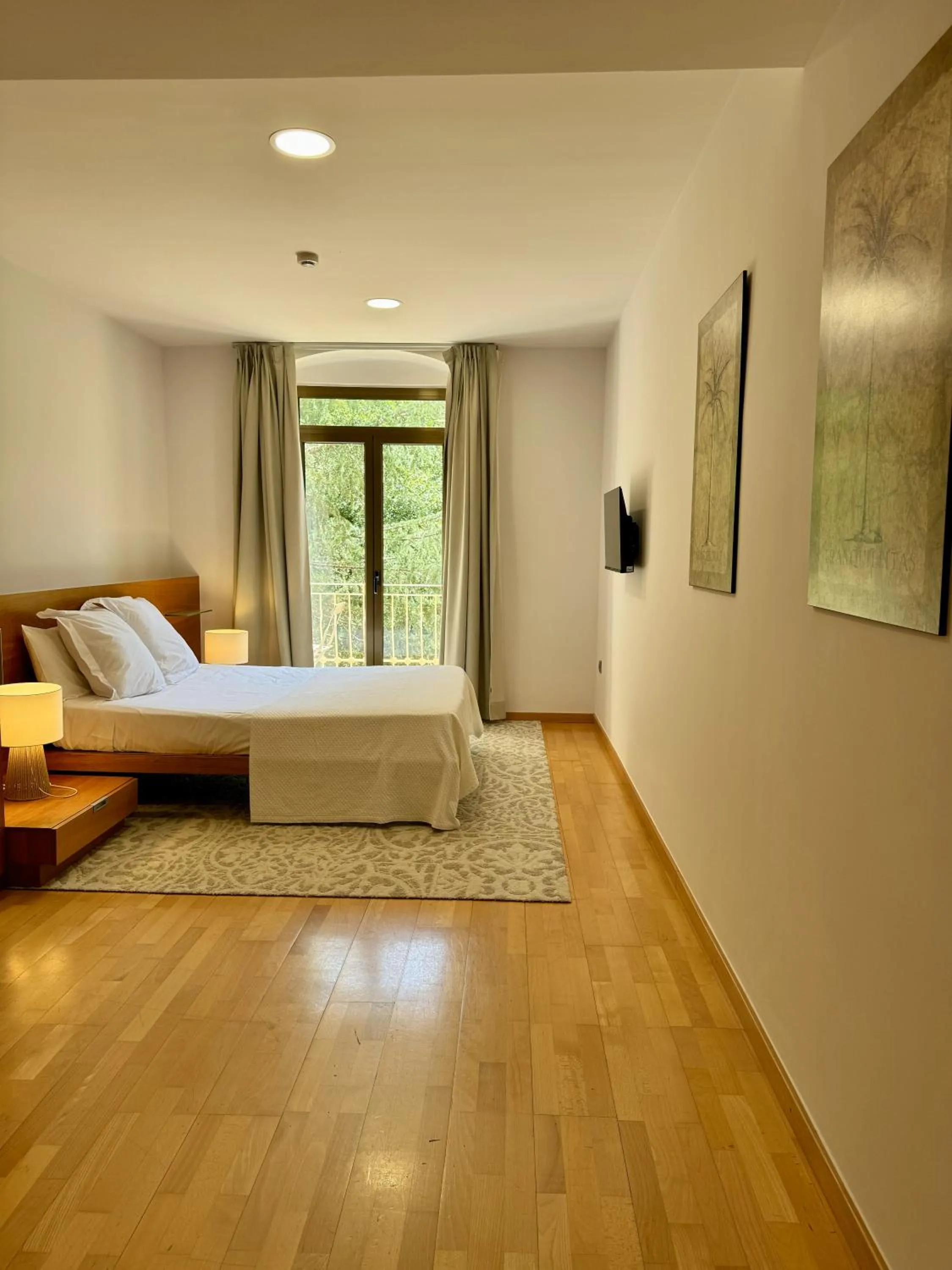 Hot Tub, Bed in Hotel Spa La Central - Adults Only