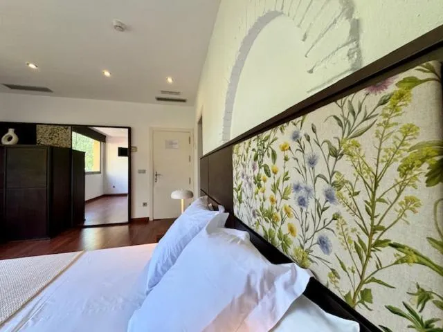 Bedroom, Bed in Hotel Spa La Central - Adults Only