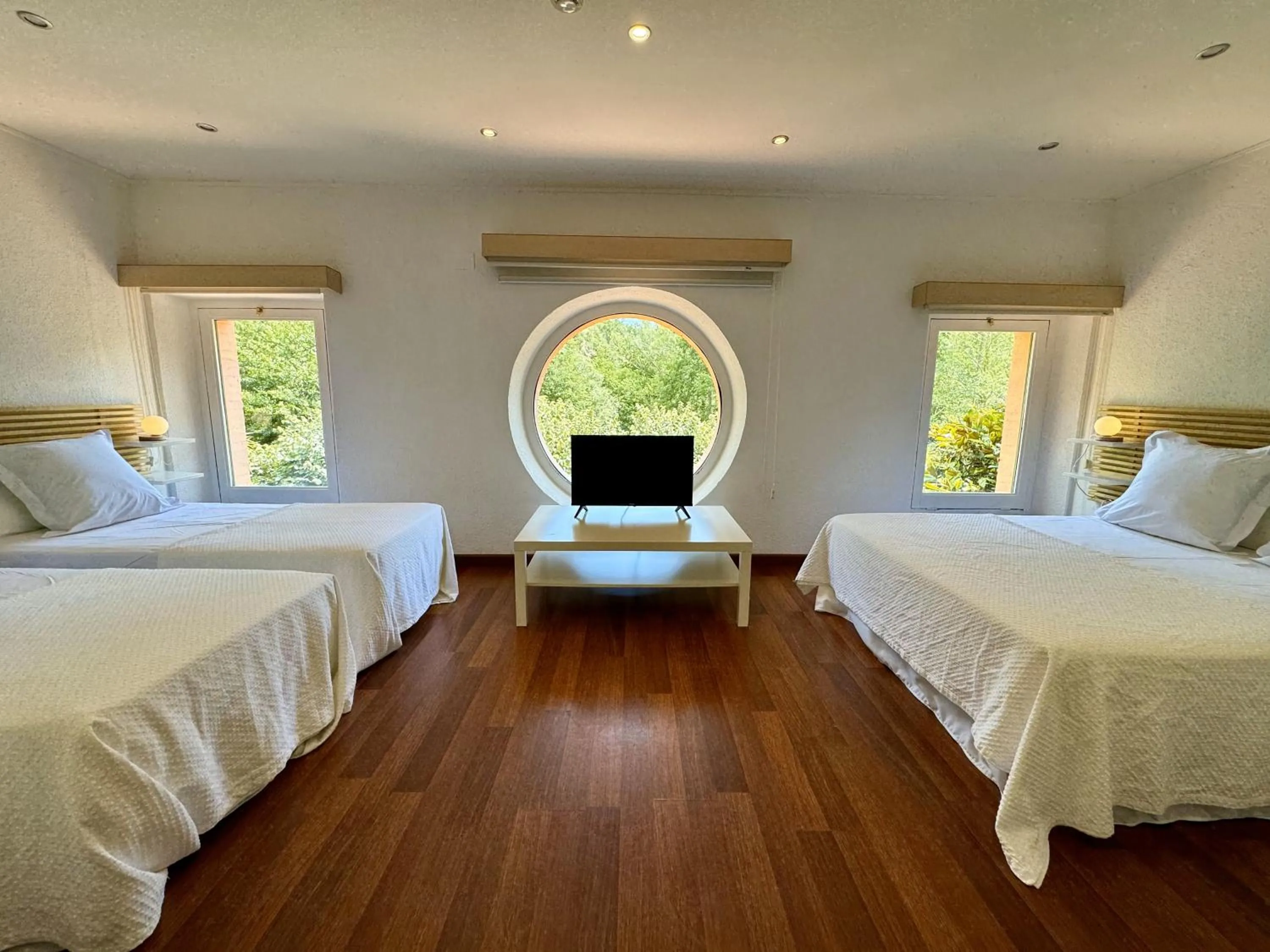 Photo of the whole room, Bed in Hotel Spa La Central - Adults Only