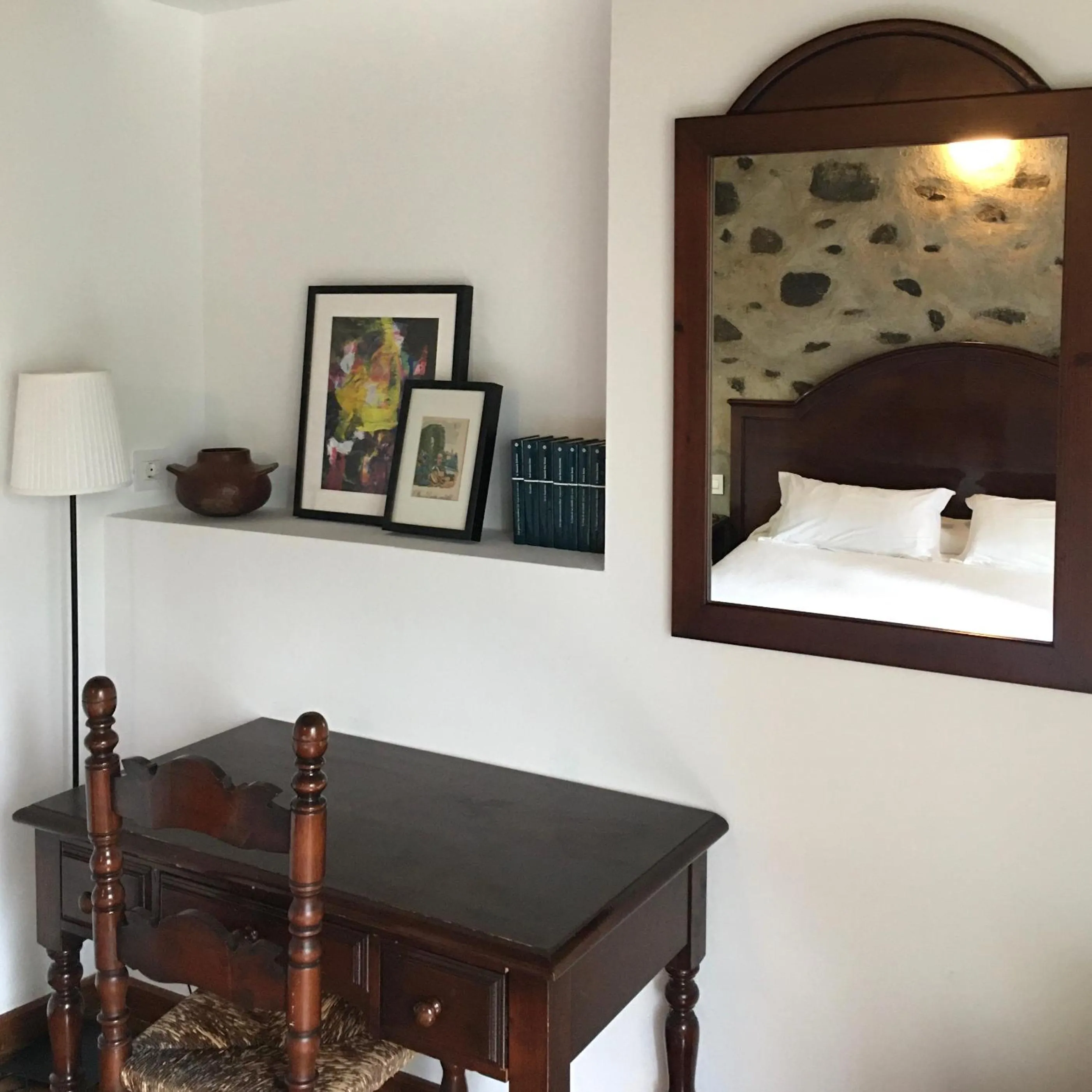 Decorative detail in Hotel Rural Ibo Alfaro - OFFLINE HOTEL