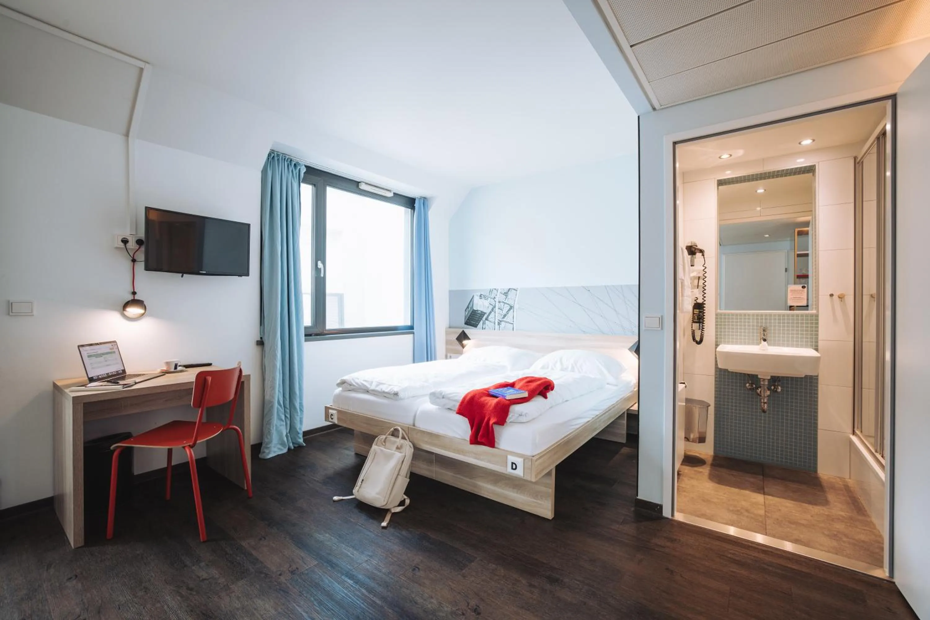 Bedroom, Bed in MEININGER Hotel Wien Downtown Franz