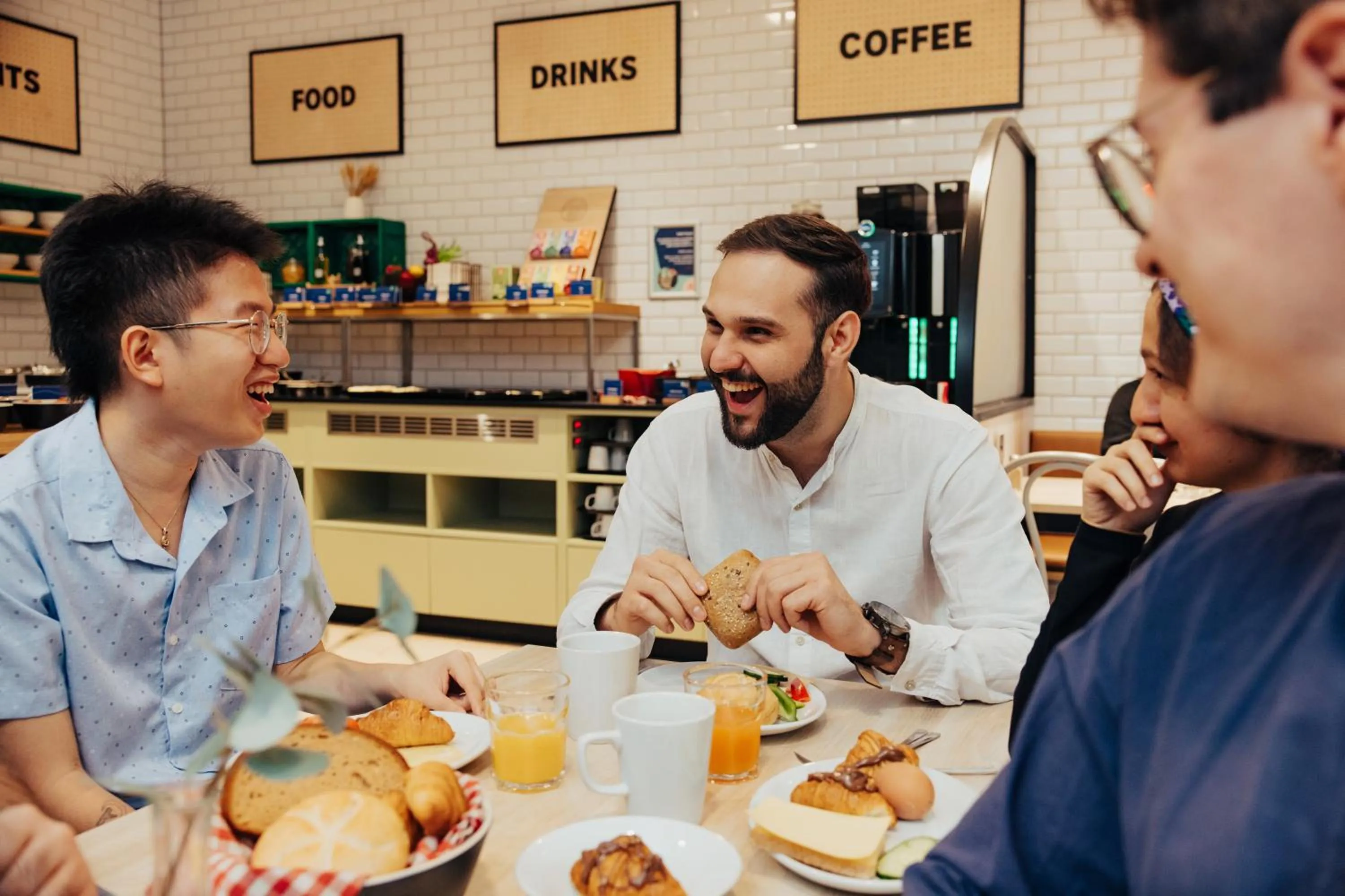 Breakfast in MEININGER Hotel Wien Downtown Franz