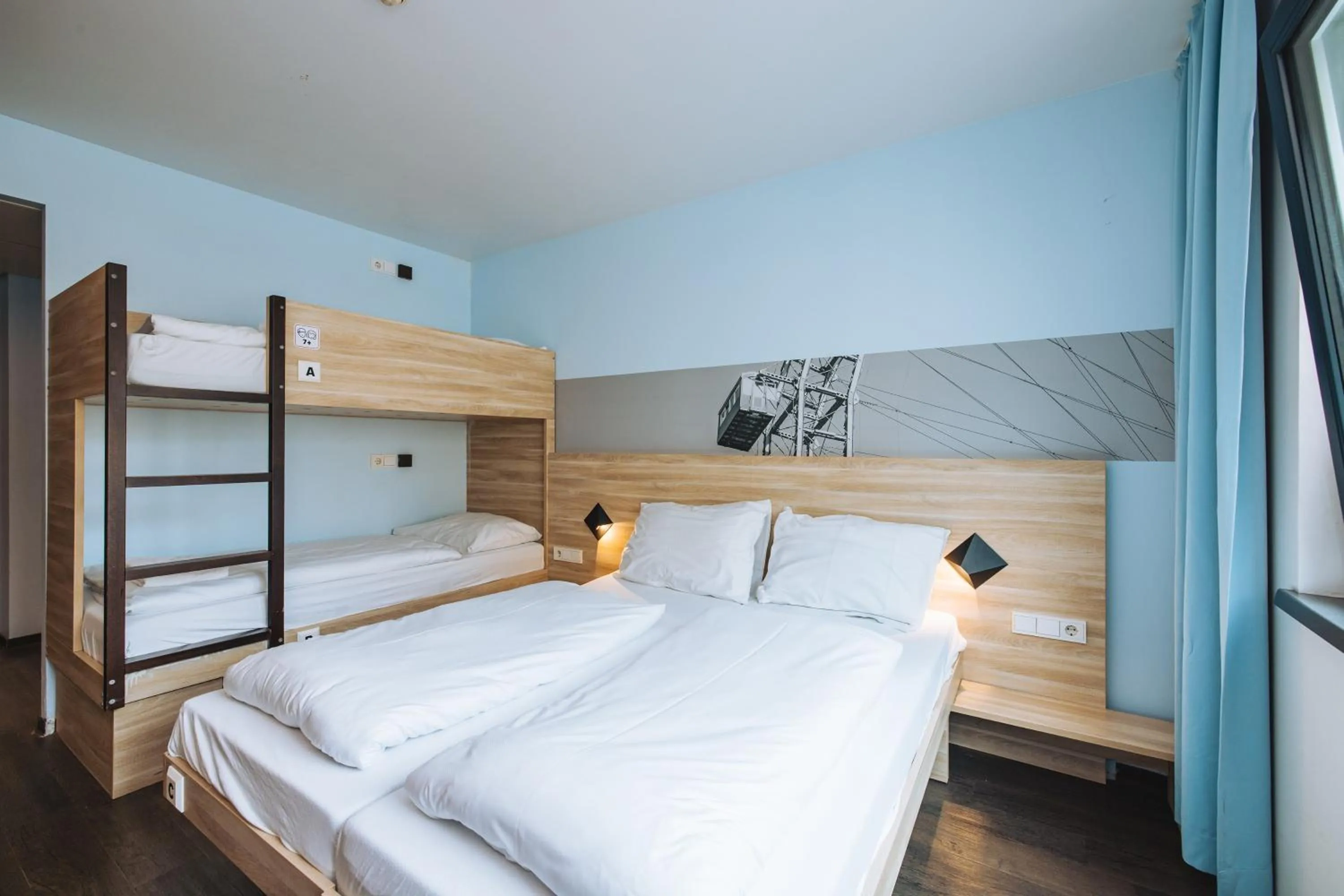 Bedroom, Bed in MEININGER Hotel Wien Downtown Franz