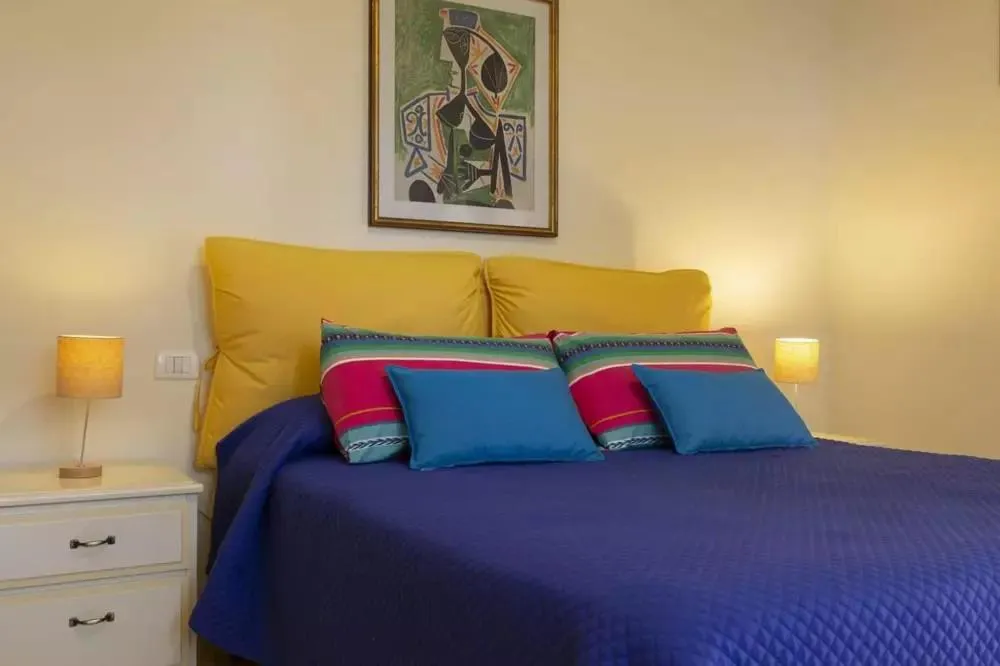 Bed in Villa Rosa Sorrento