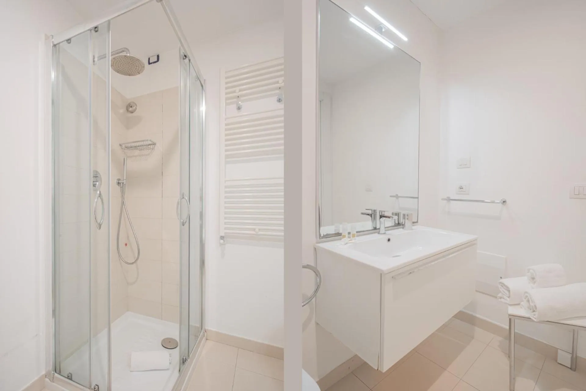 Bathroom in Felix Hotels - Residence Hotel Grandi Magazzini