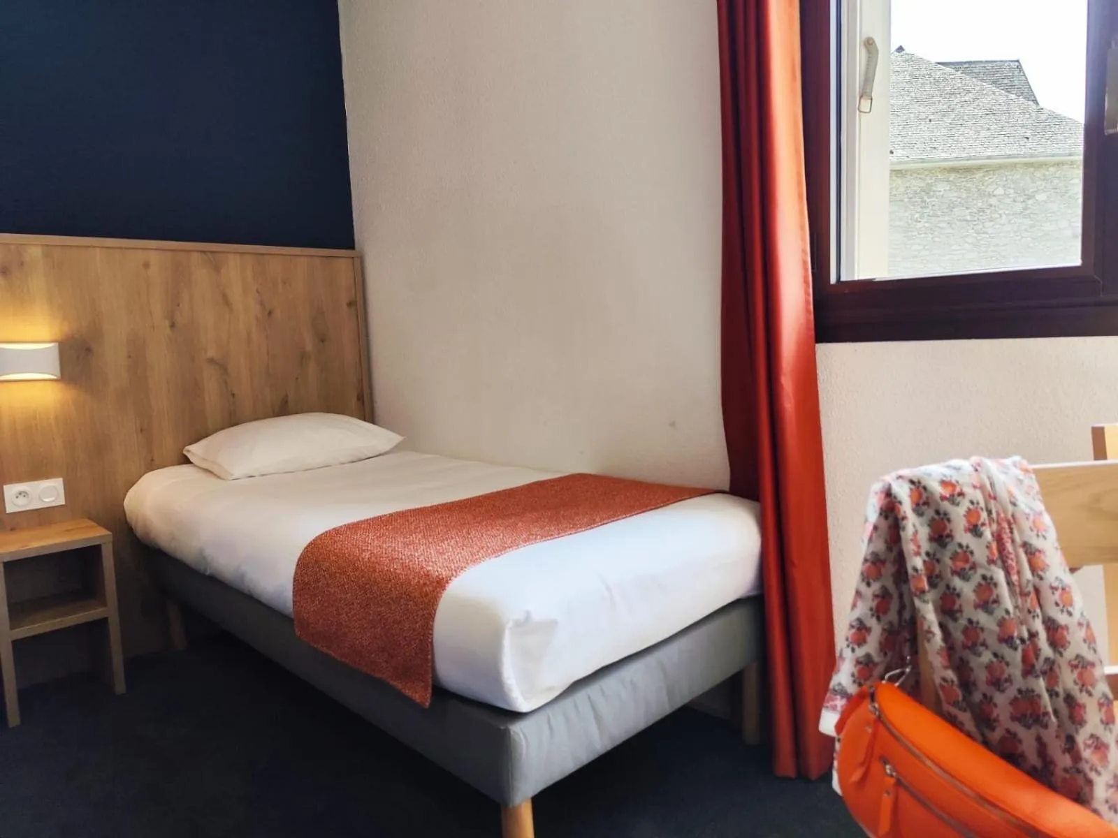 Bedroom, Bed in Hôtel Hélianthe