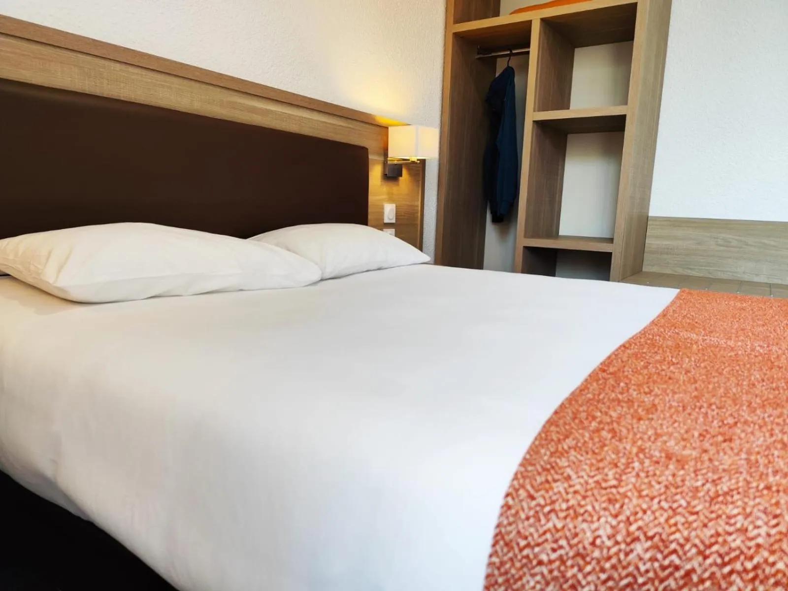 Photo of the whole room, Bed in Hôtel Hélianthe