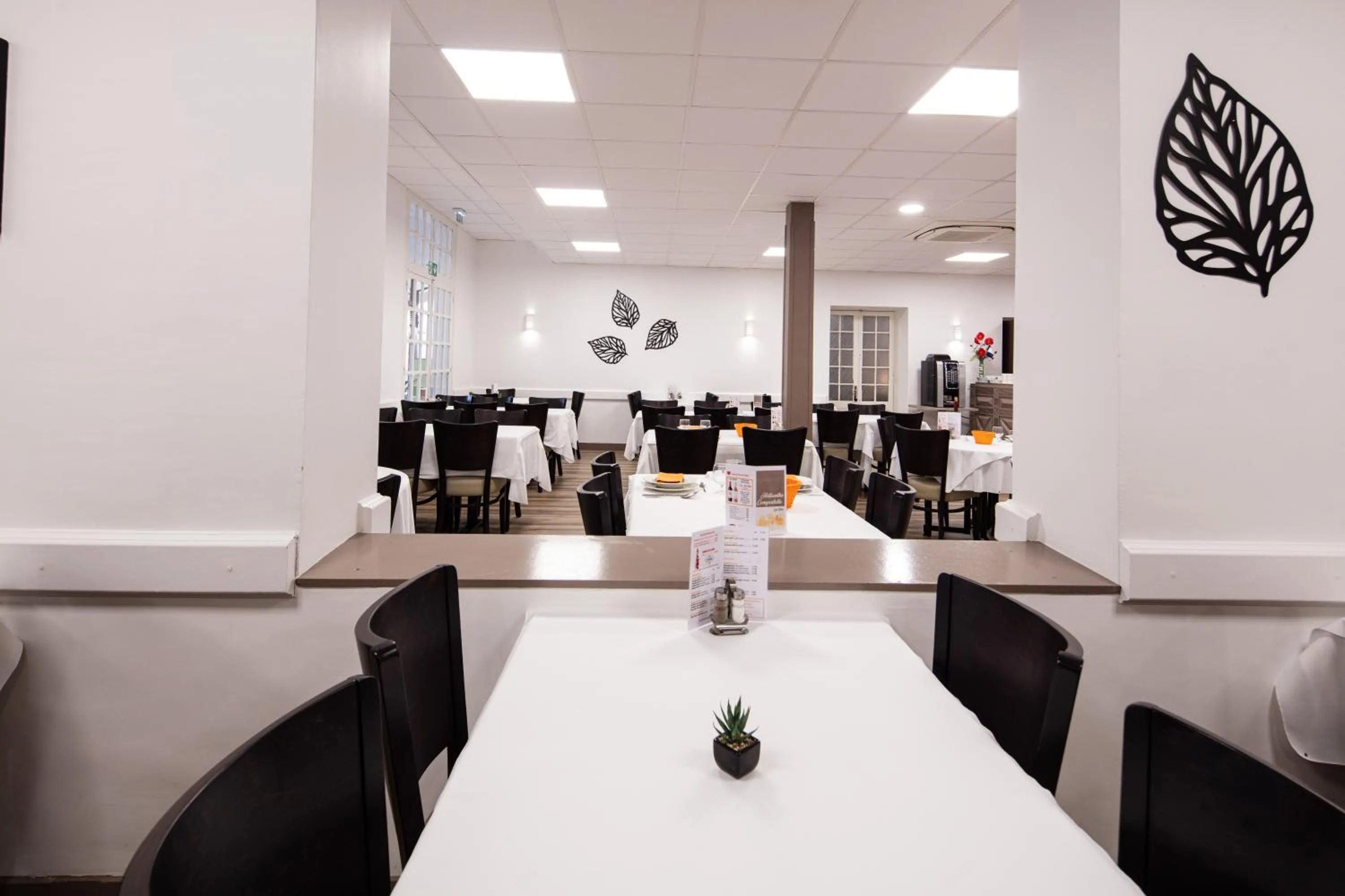 Restaurant/places to eat in Hôtel Hélianthe