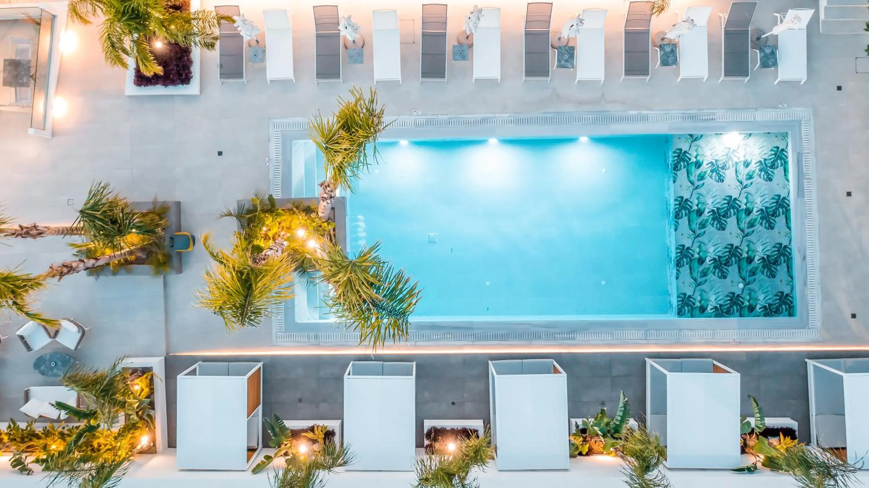 Swimming pool in CasaStavris - Aparts & Pool Suites