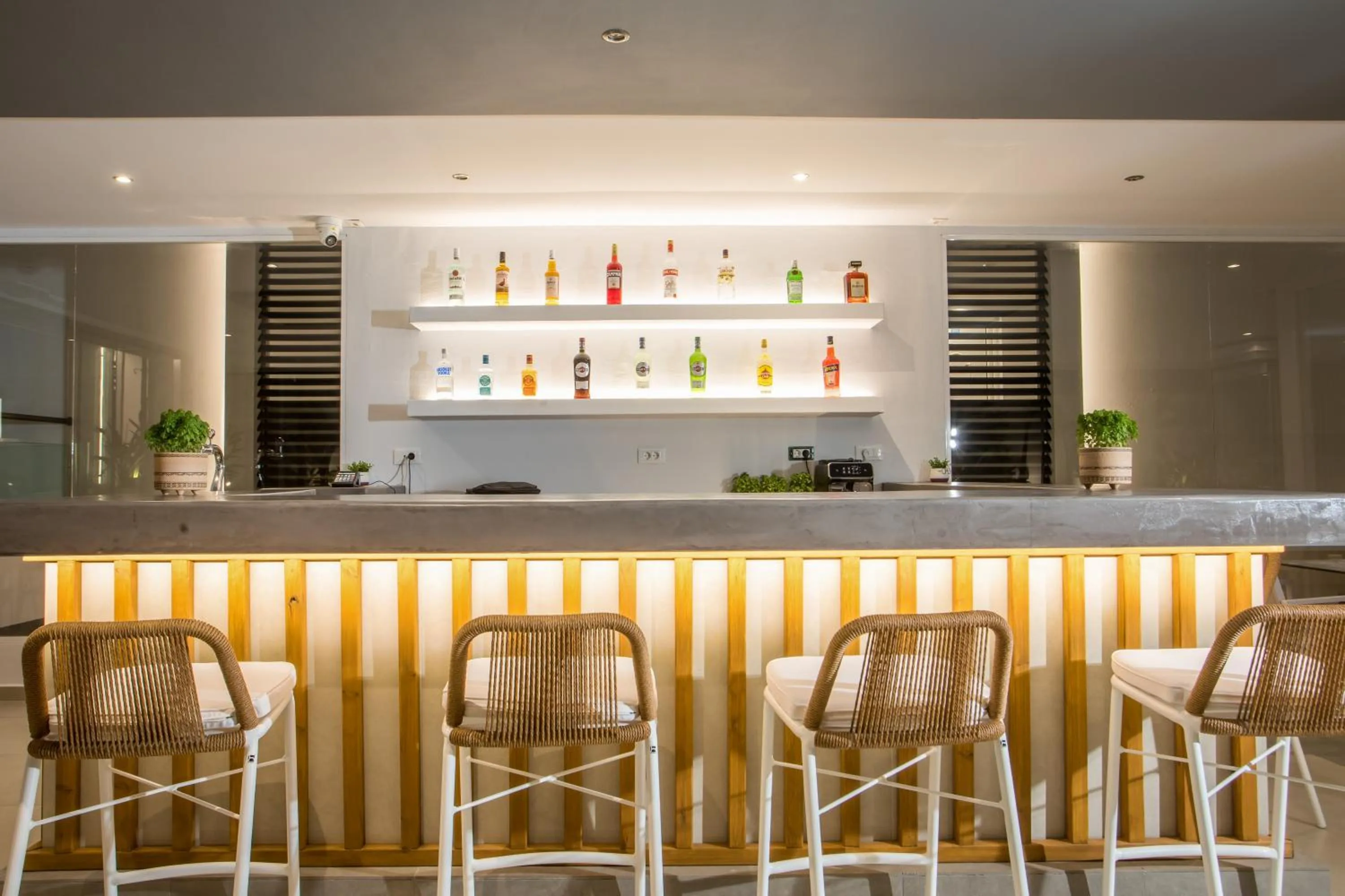 Lounge or bar in CasaStavris - Aparts & Pool Suites