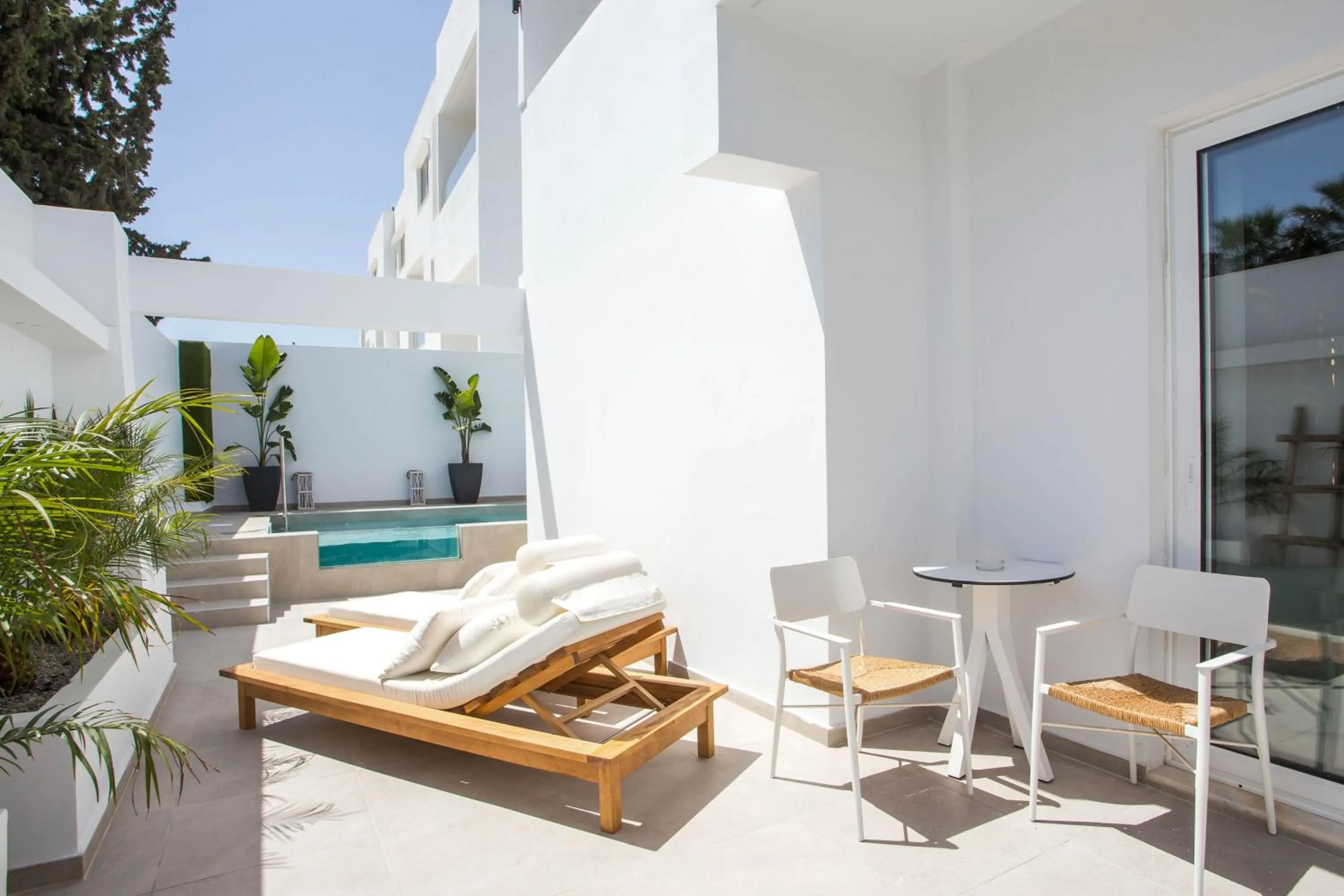 Patio in CasaStavris - Aparts & Pool Suites
