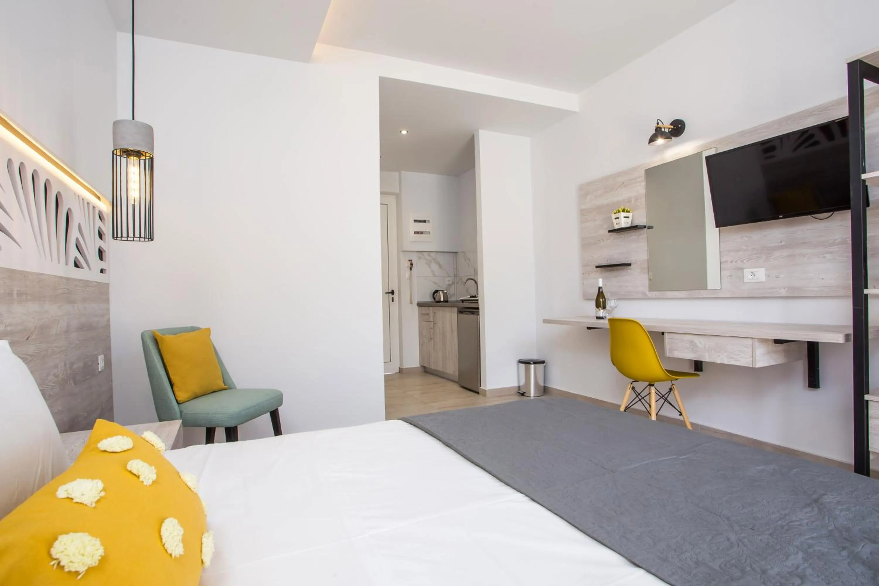 Bedroom, Bed in CasaStavris - Aparts & Pool Suites