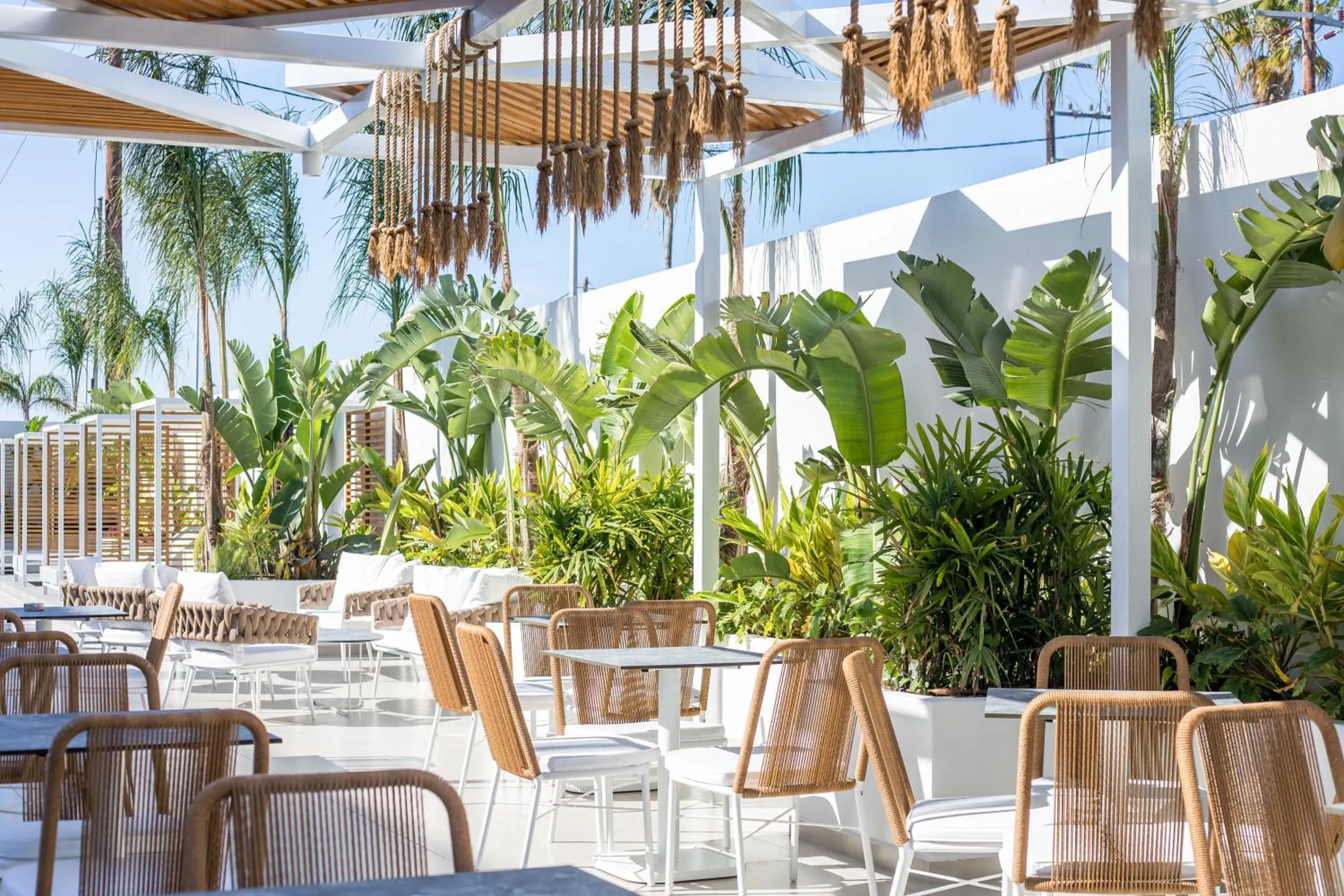 Restaurant/places to eat in CasaStavris - Aparts & Pool Suites