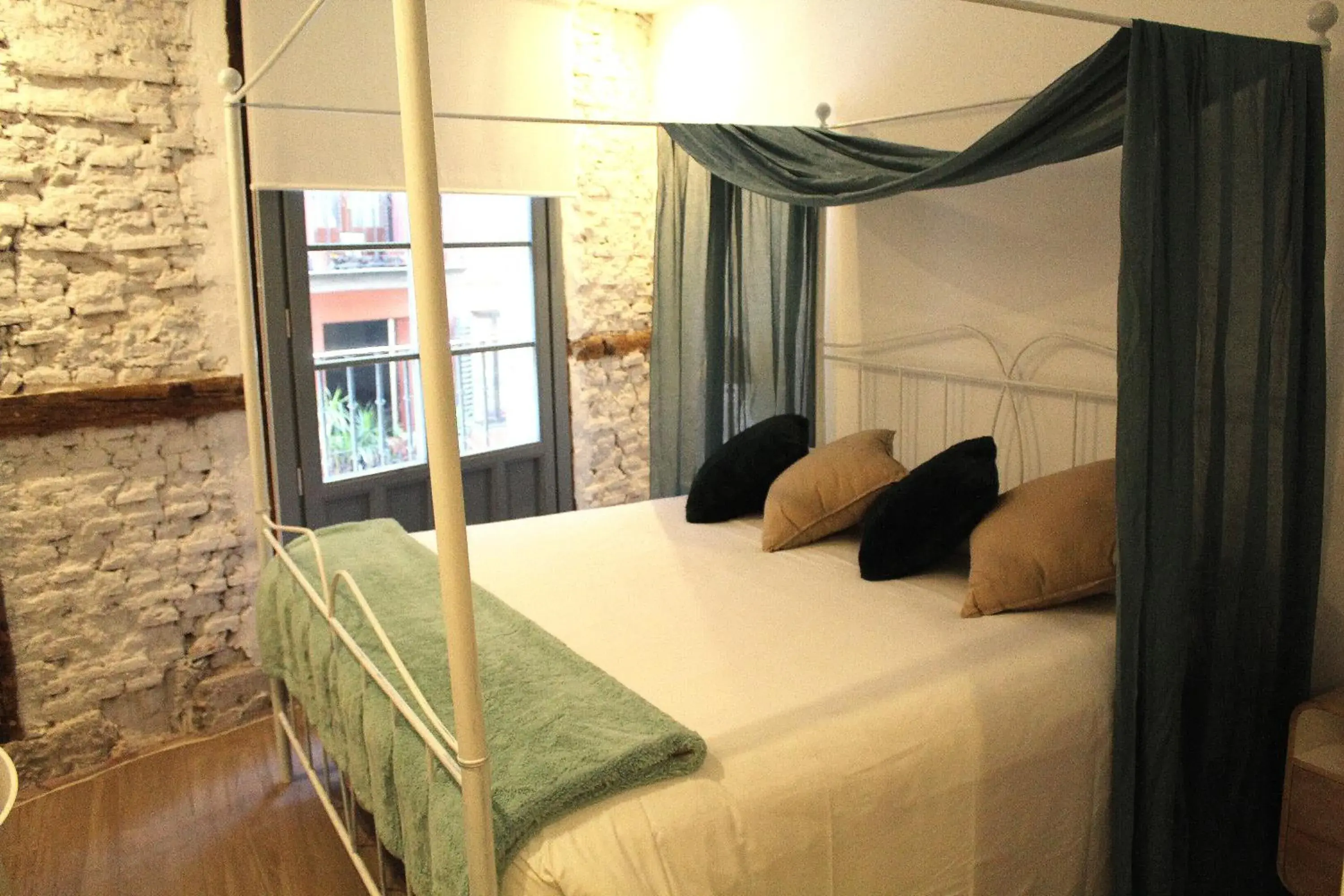 Superior Double Room with Balcony in Pensión Lo Bilbao Superior Double Room with Balcony in Pensión Lo Bilbao