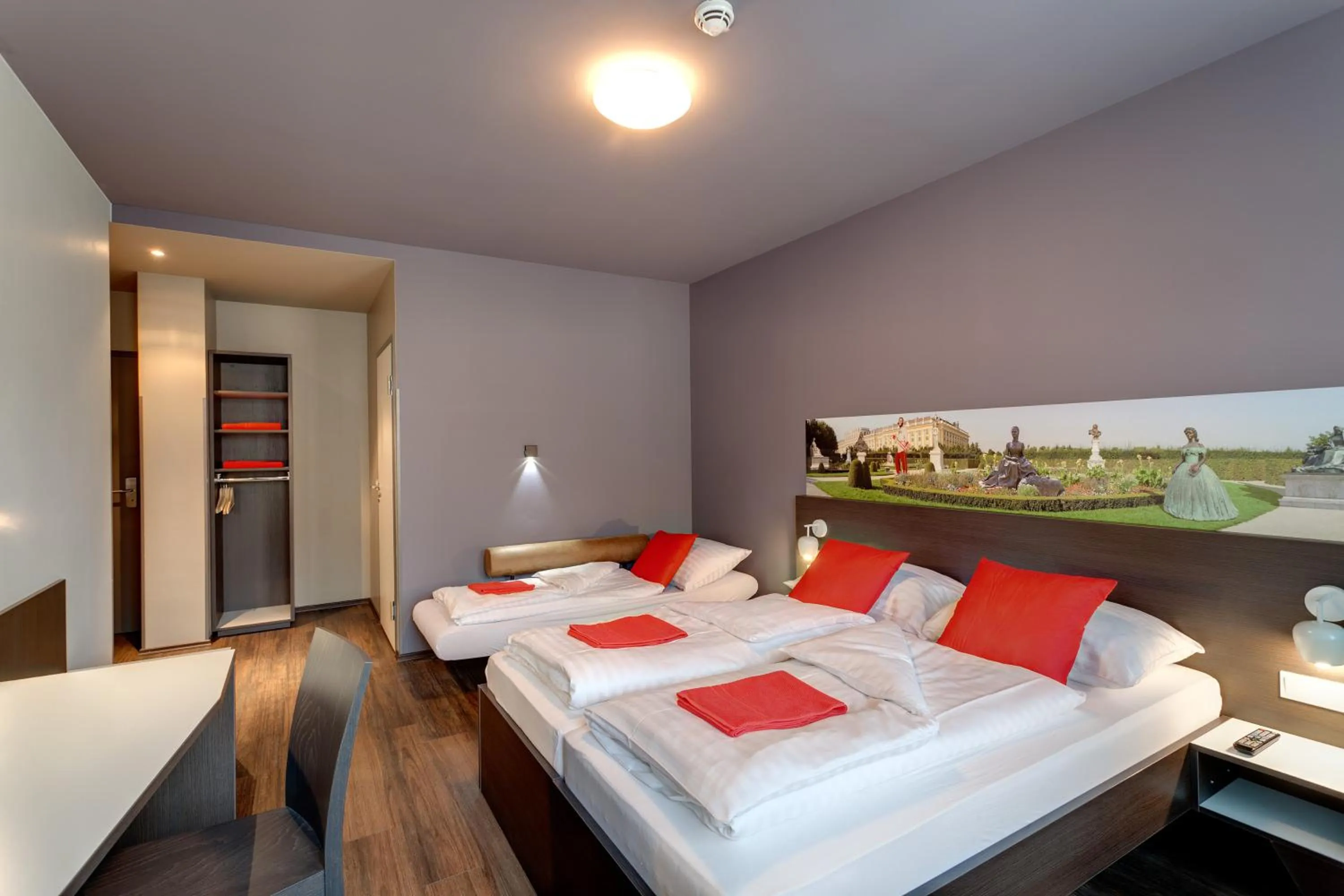 Photo of the whole room, Bed in MEININGER Hotel Wien Downtown Sissi